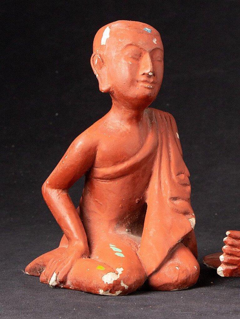 Old pair of monk statues from Burma For Sale 2