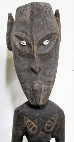 Antica figura ancestrale maschile di Papua Nuova Guinea