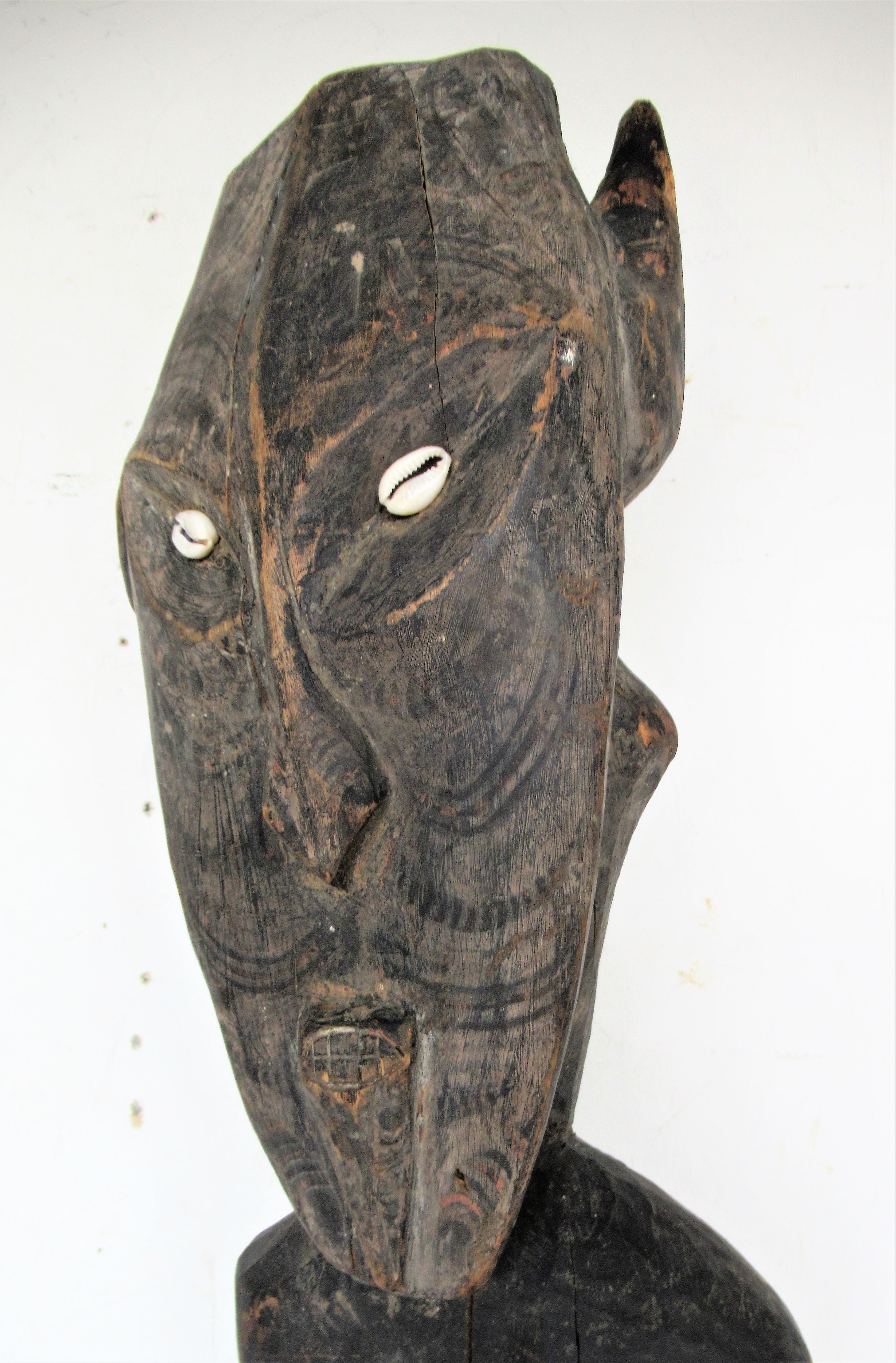 Ancienne figure debout de la Papouasie-Nouvelle-Guinée Abîmé - En vente à Rochester, NY