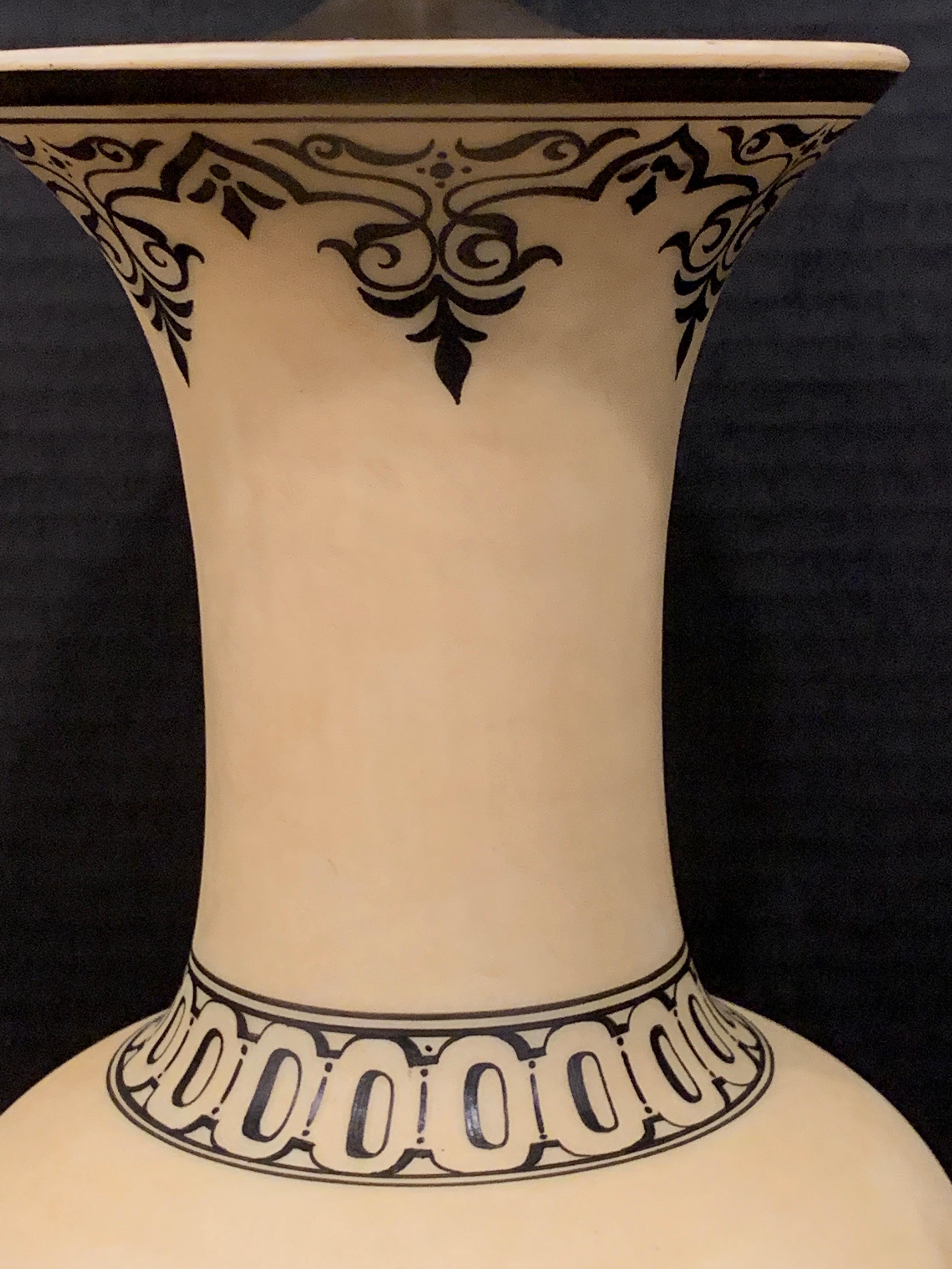 Altes Paris, Grand Tour, Griechische Vase im Exekias-Stil, Jetzt als Lampe (Handbemalt) im Angebot