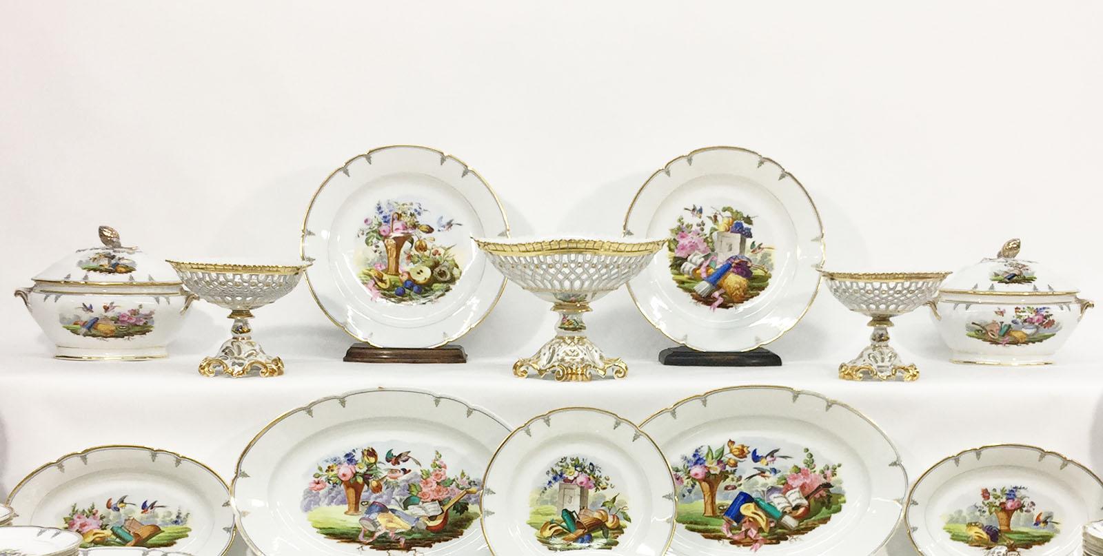 Français Service de table en porcelaine de Paris ancien, XIXe siècle, France en vente