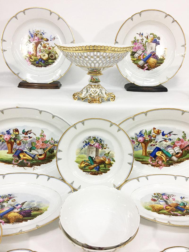 „Old Pariser Porzellan-Essteller, 19. Jahrhundert, Frankreich (Handbemalt) im Angebot