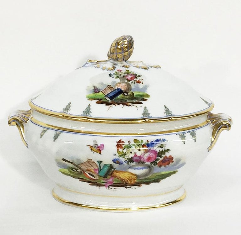 "Old Paris” Porcelain Dinner Service, 19th Century, France For Sale at