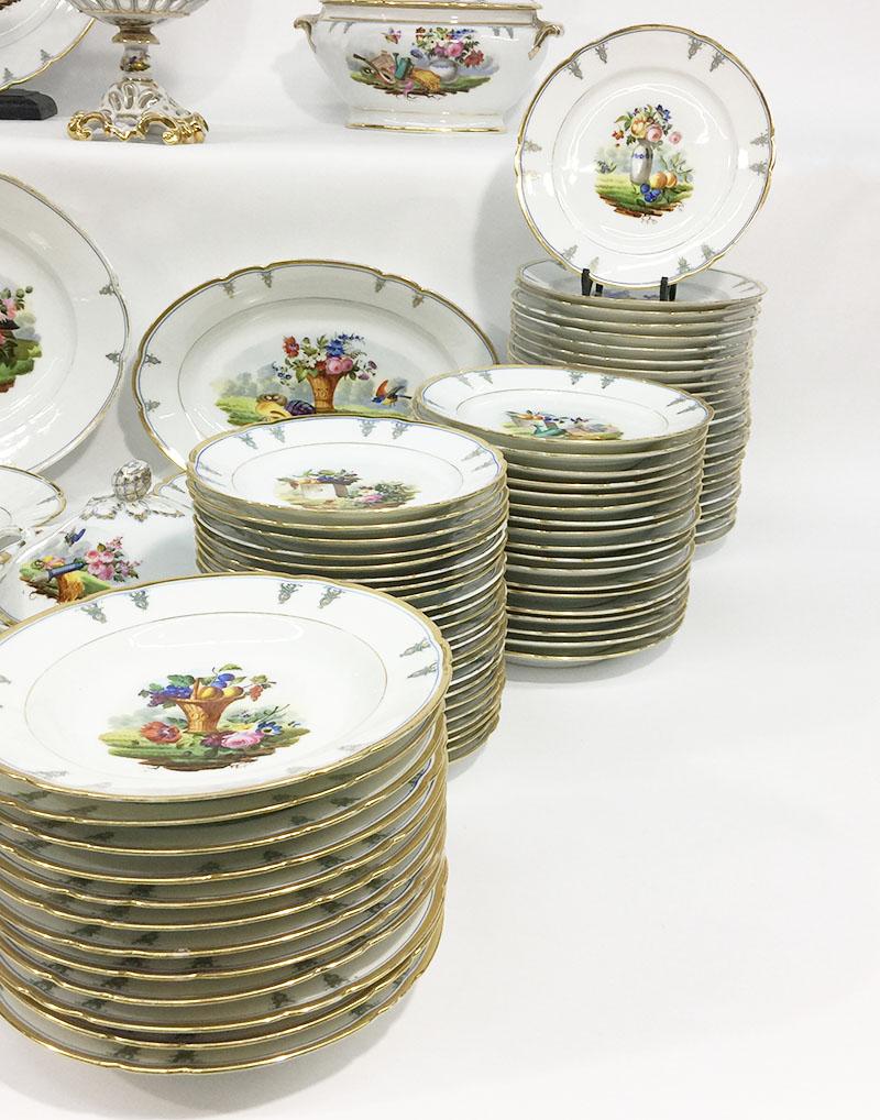 Service de table en porcelaine de Paris ancien, XIXe siècle, France en vente 1