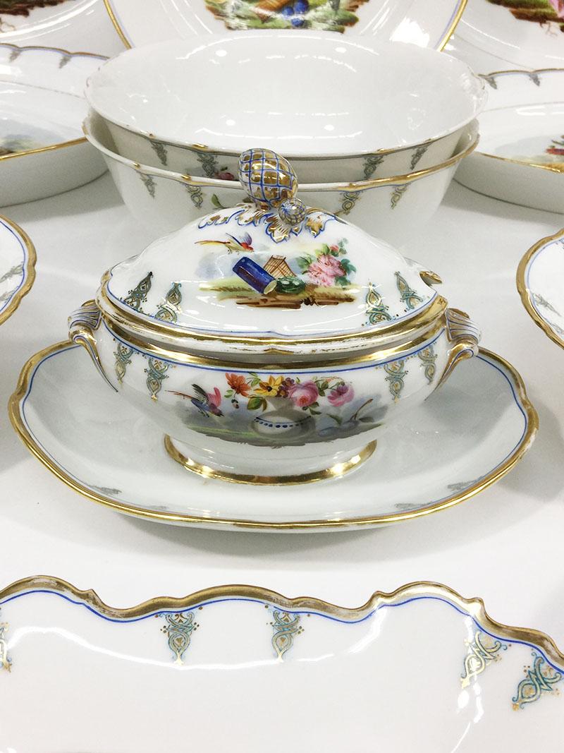 Service de table en porcelaine de Paris ancien, XIXe siècle, France en vente 2