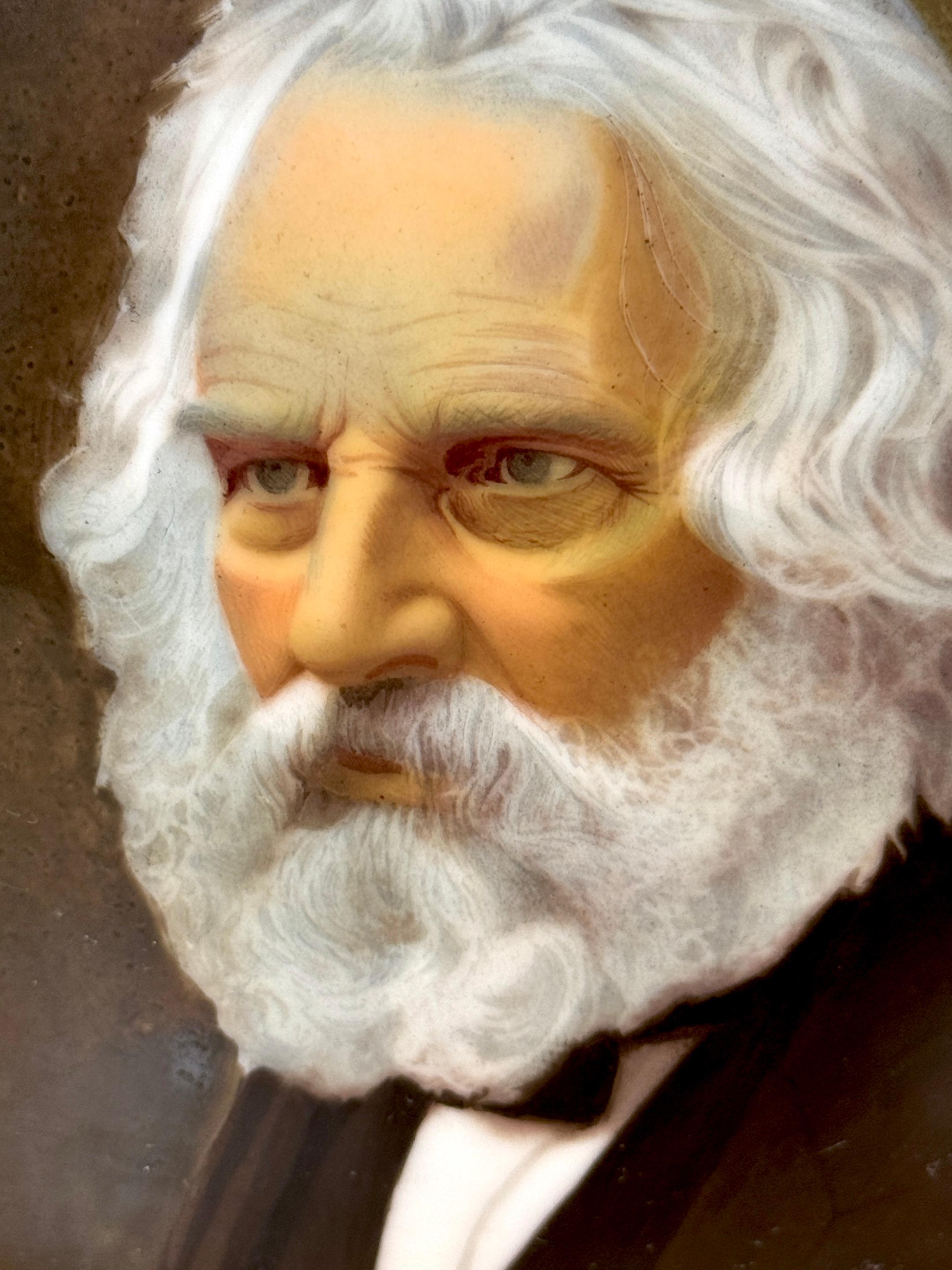 Old Pariser Porzellanvase von Henry Wadsworth Longfellow mit poetischer Inschrift (Französisch) im Angebot