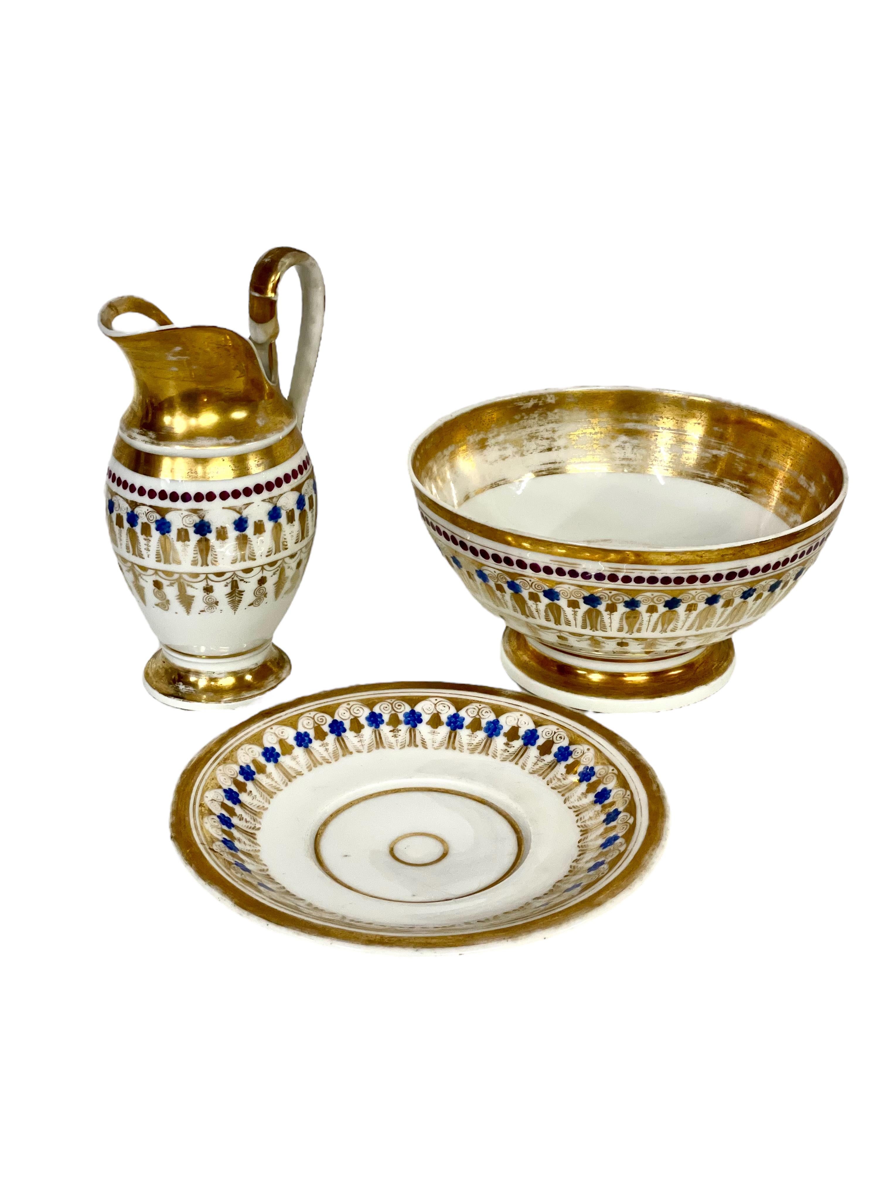 Old Paris Porcelain Wash Jug and Basin with Gilt Decoration For Sale 5