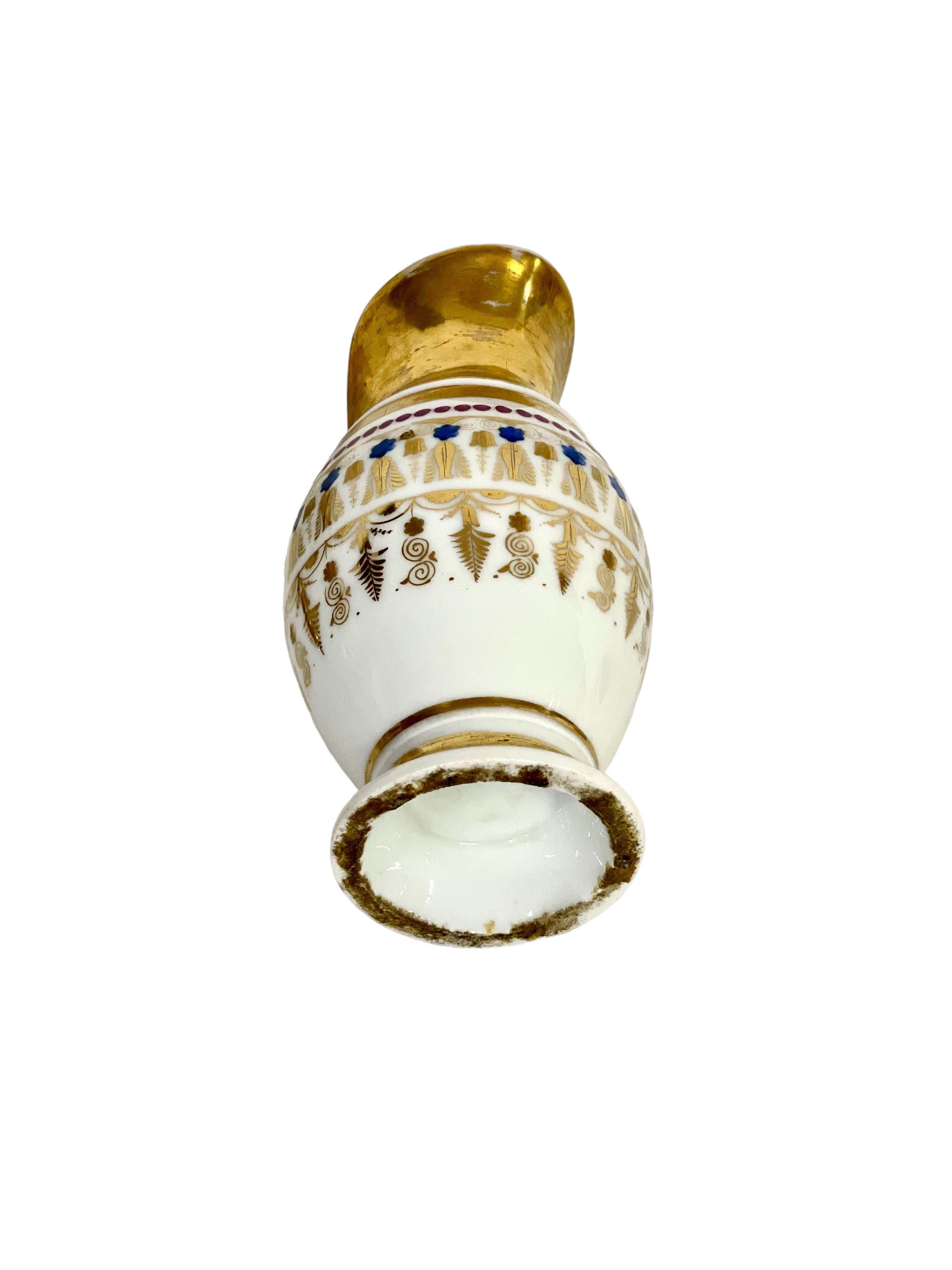 Ancienne cuvette et bassin en porcelaine de Paris à décor doré en vente 6