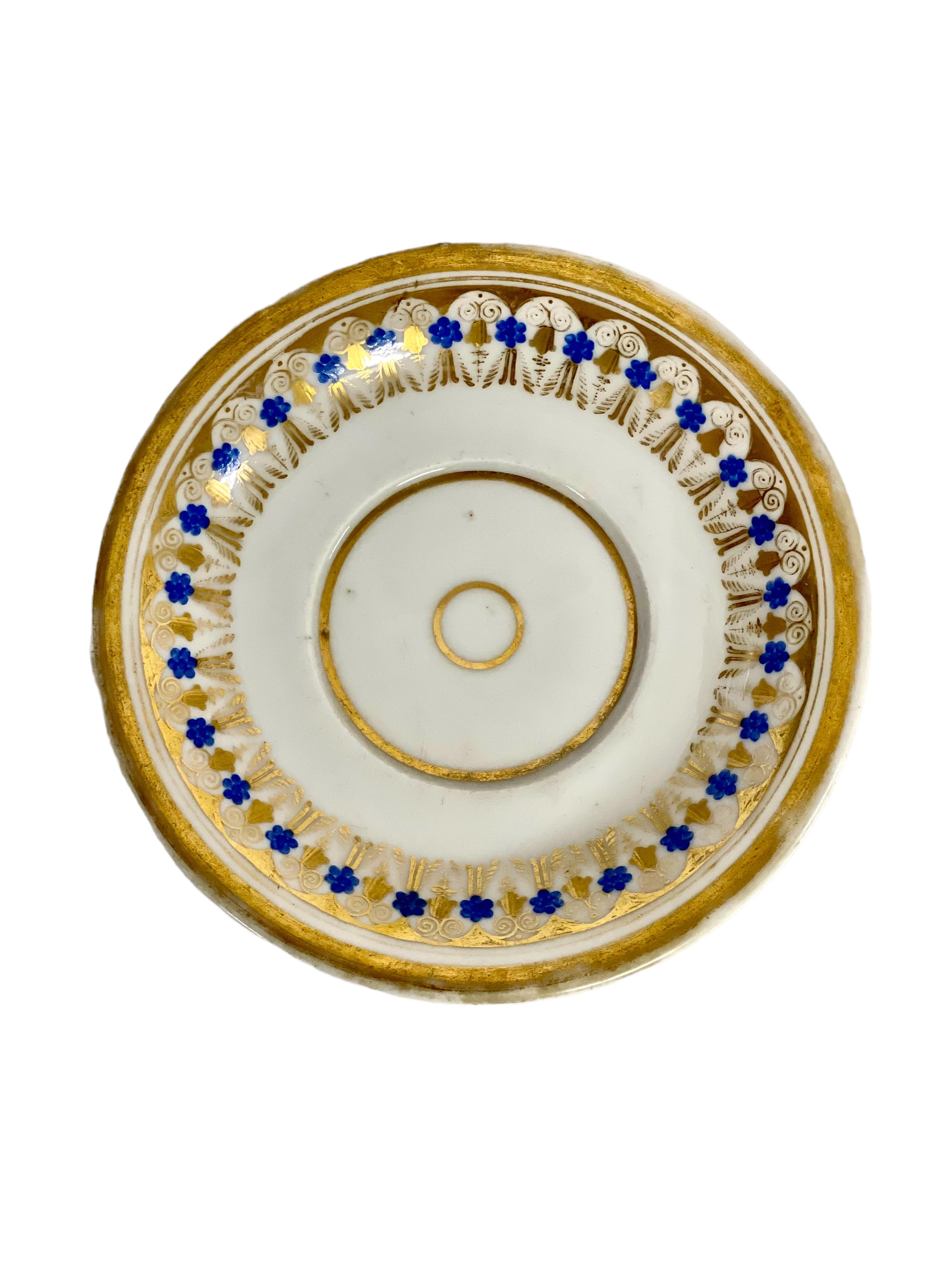 Ancienne cuvette et bassin en porcelaine de Paris à décor doré en vente 7