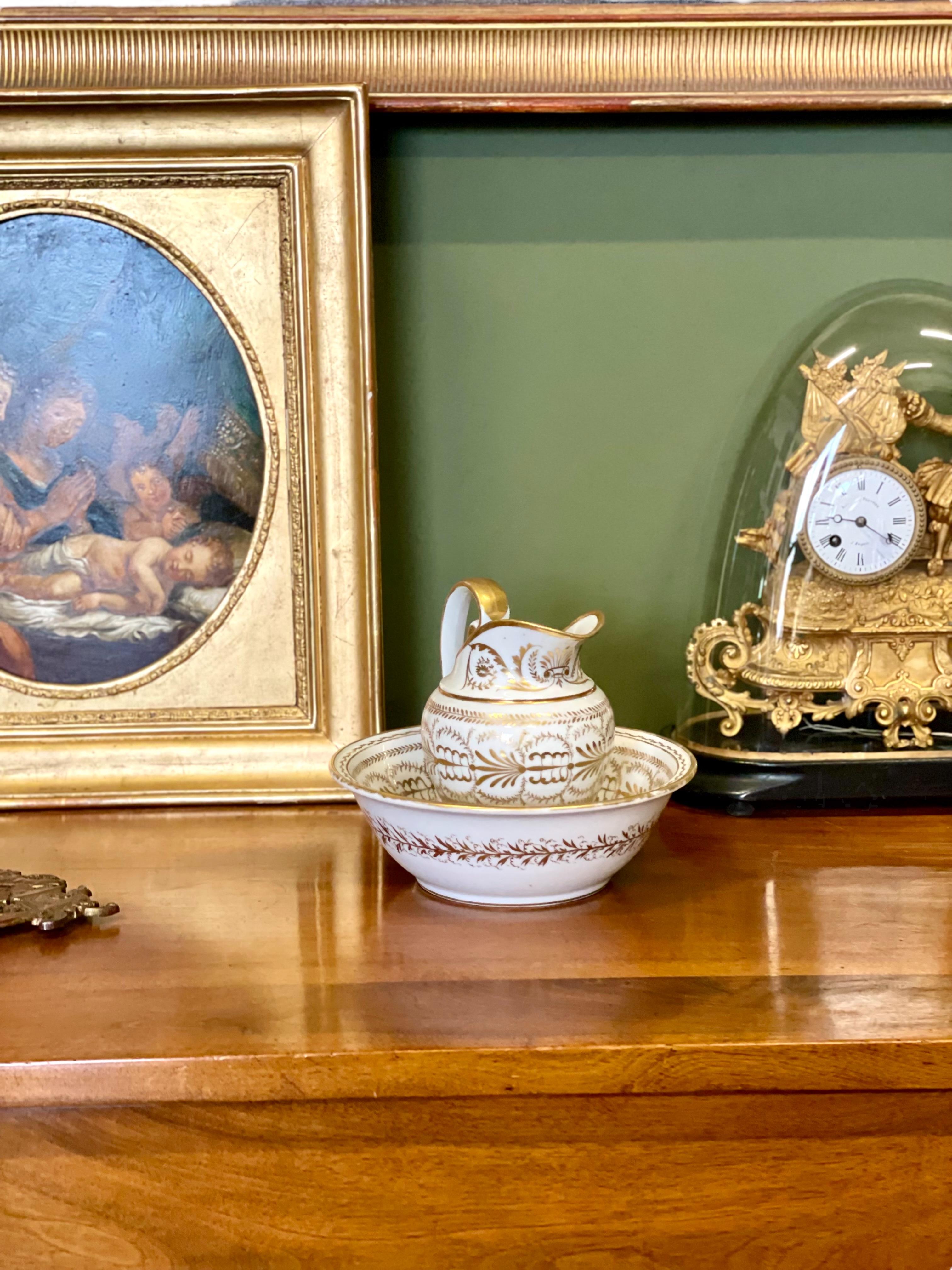 Old Paris Porcelain Wash Jug and Basin with Gilt Decoration For Sale 14