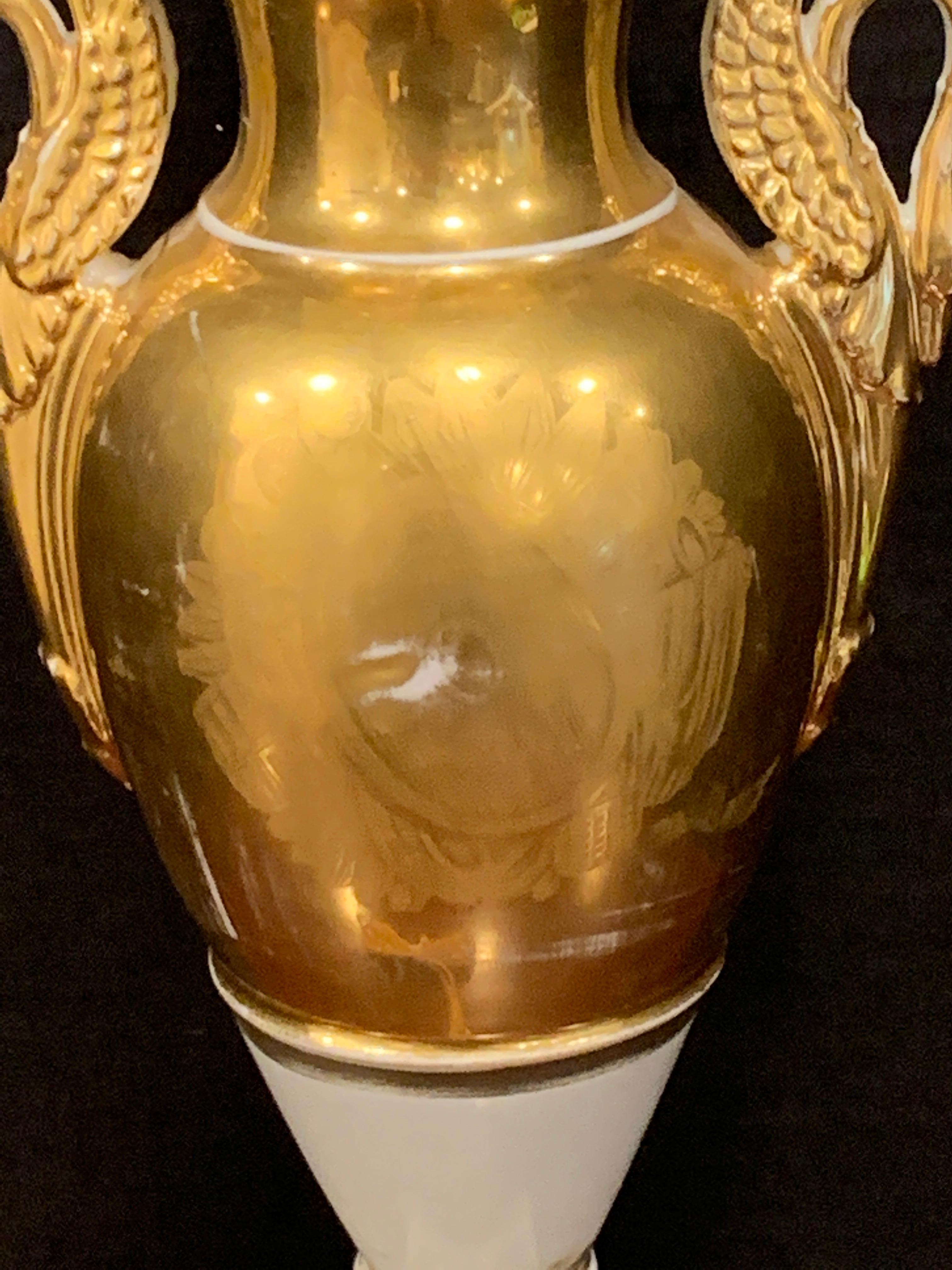 Old Paris Swan Handled Topographical Vase of Hanover Terrace, Regents Park 5