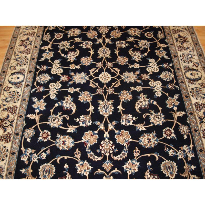 Old Persian Nain Rug In Excellent Condition In Moreton-In-Marsh, GB