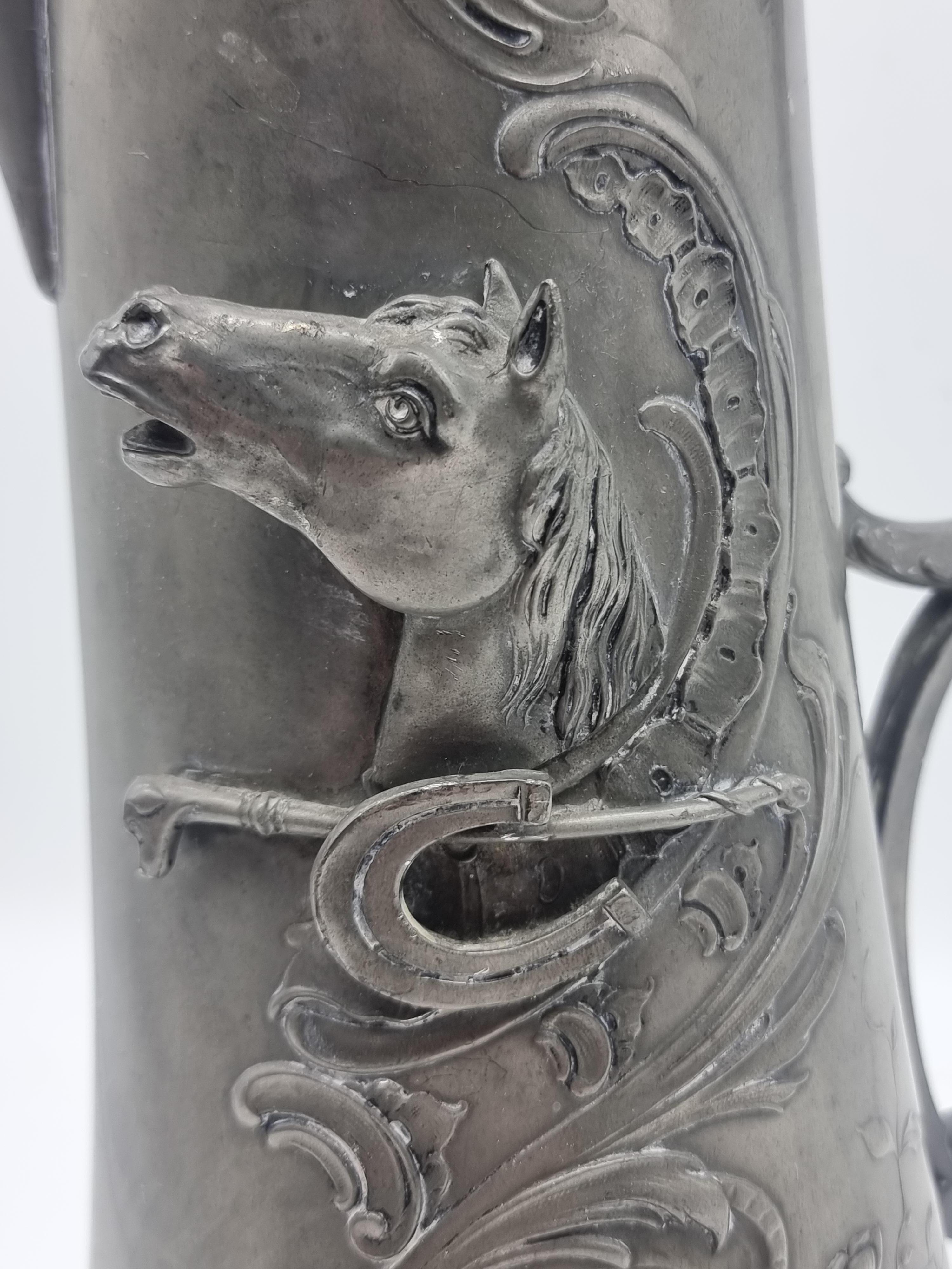 Alte Zinnkrug / Can Jugendstil Kayserzinn 4059 Kunststoff Pferdekopf Krug Tasse im Angebot 7