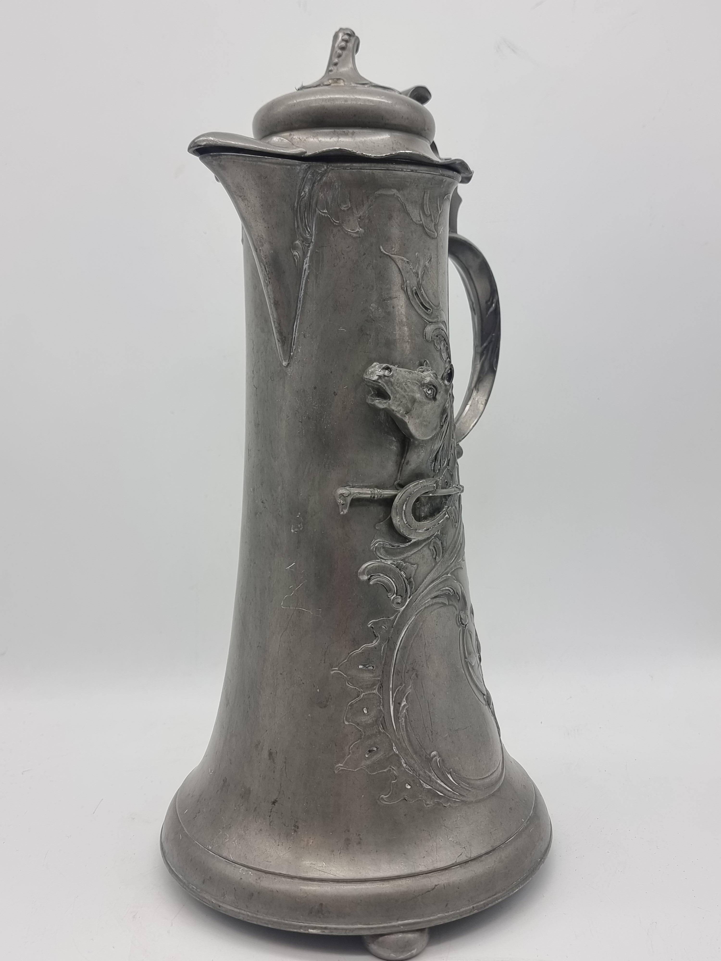 Alte Zinnkrug / Can Jugendstil Kayserzinn 4059 Kunststoff Pferdekopf Krug Tasse im Zustand „Gut“ im Angebot in Berlin, DE