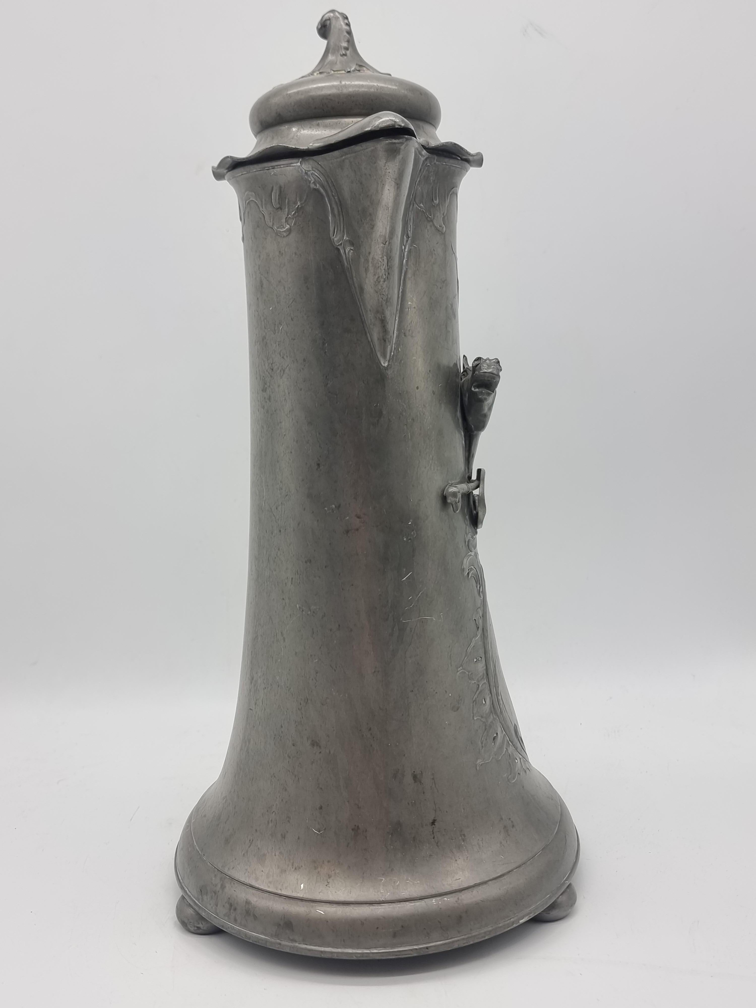 Alte Zinnkrug / Can Jugendstil Kayserzinn 4059 Kunststoff Pferdekopf Krug Tasse (20. Jahrhundert) im Angebot