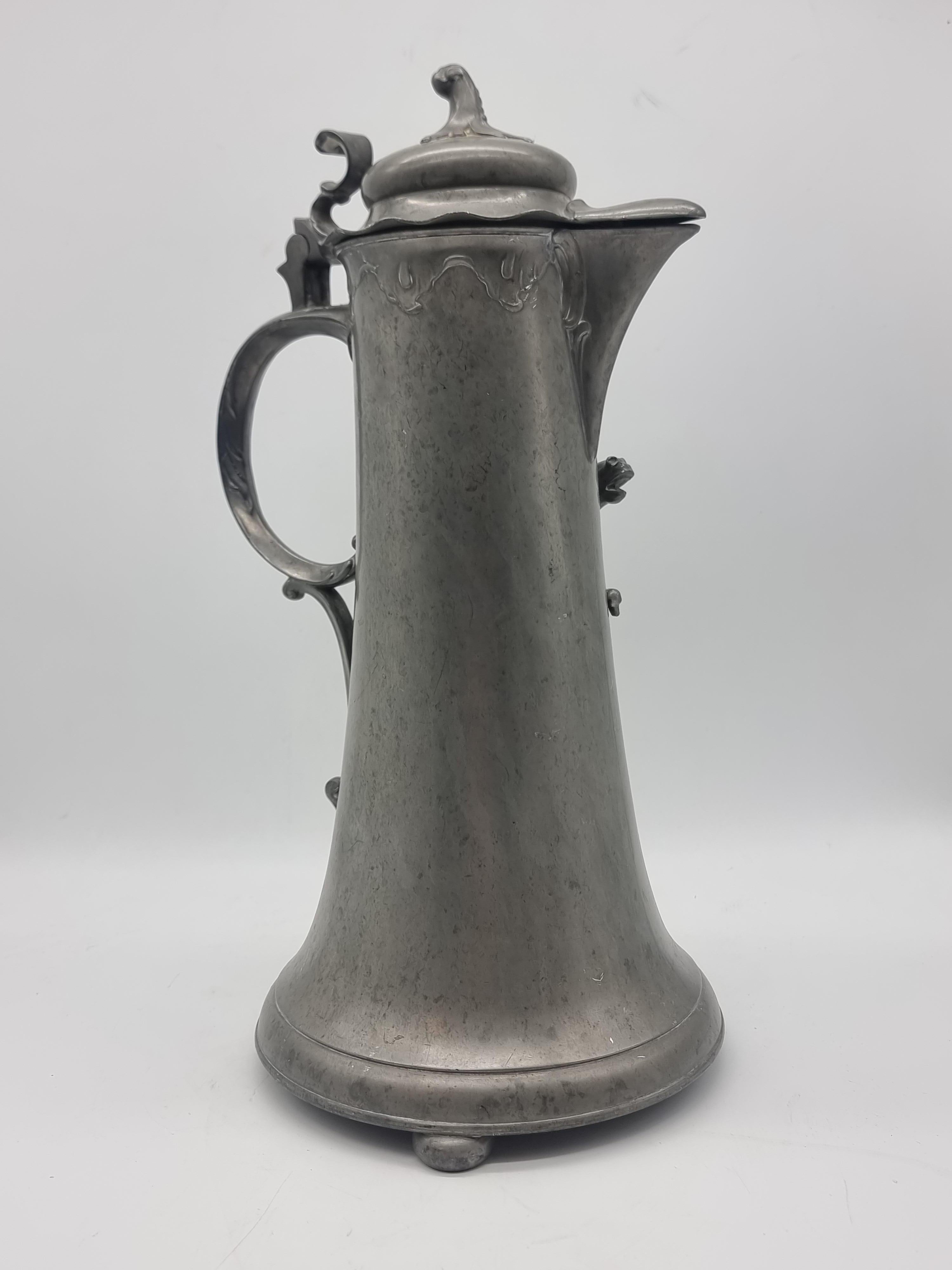 Alte Zinnkrug / Can Jugendstil Kayserzinn 4059 Kunststoff Pferdekopf Krug Tasse (Hartzinn) im Angebot