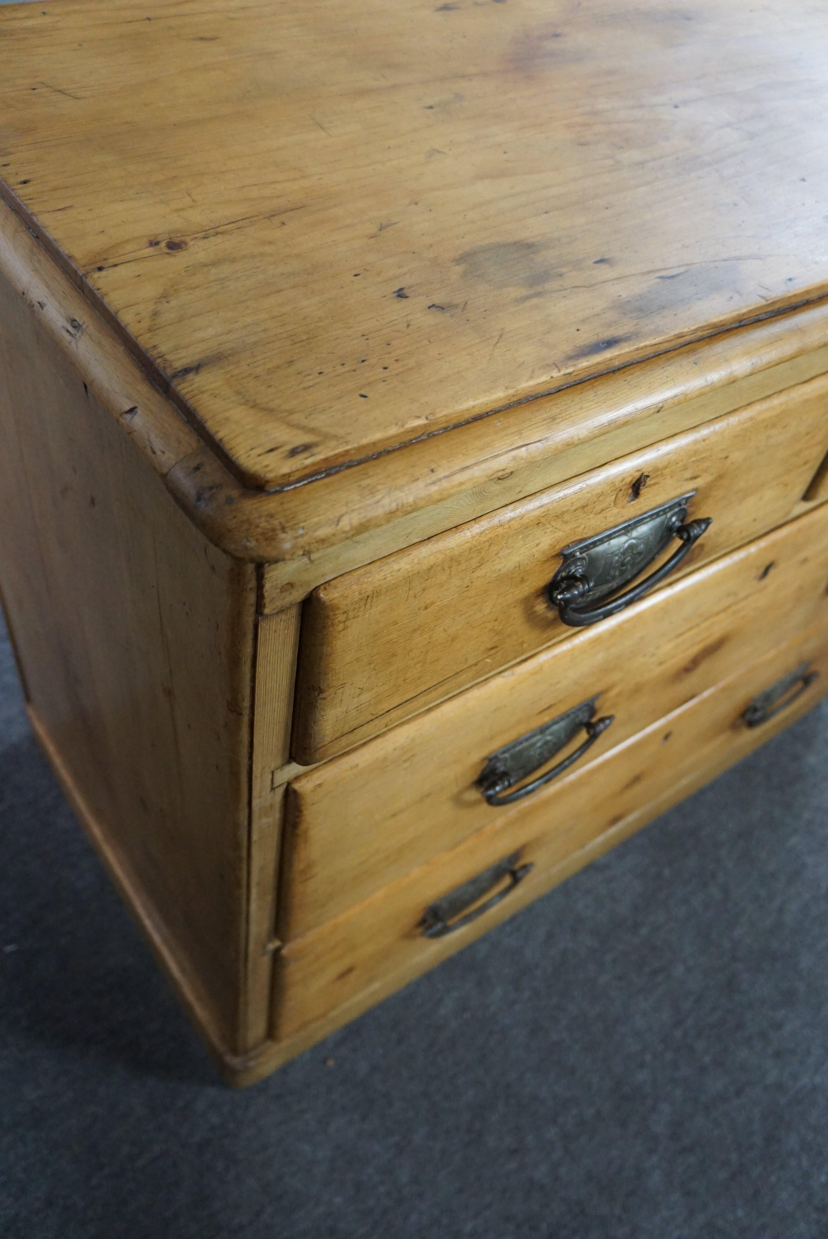 Old pine antique English chest of drawers with four drawers For Sale 3