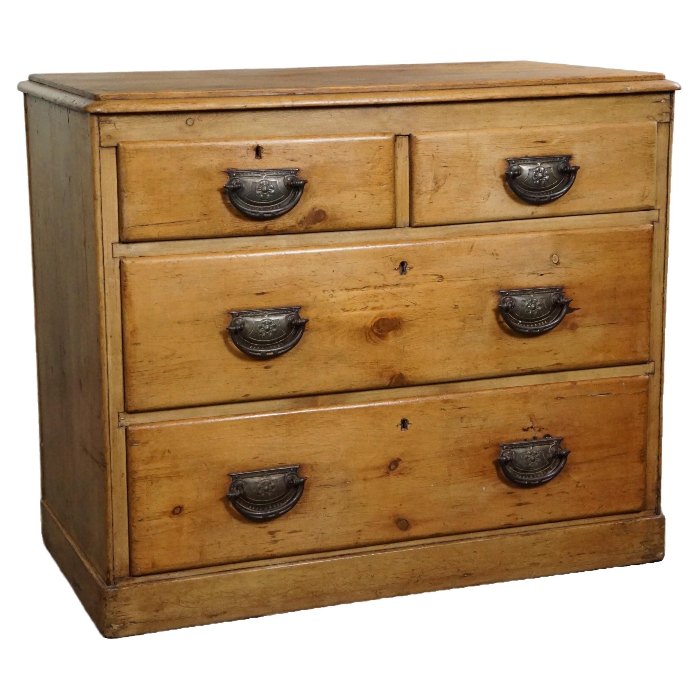 Old pine antique English chest of drawers with four drawers For Sale