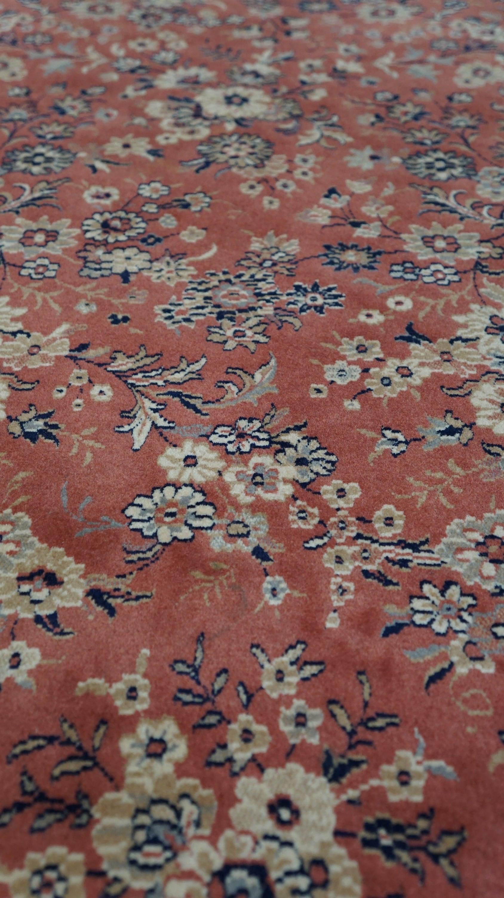 Vieux tapis oriental rose, rouge et bleu avec beau motif, 285 x202 cm Bon état - En vente à Harderwijk, NL