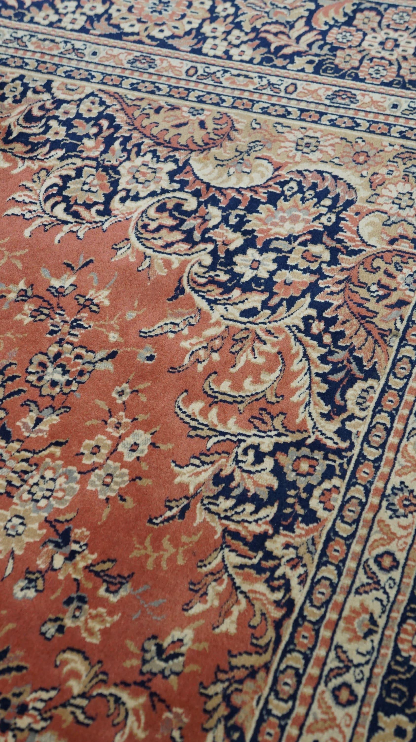 Laine Vieux tapis oriental rose, rouge et bleu avec beau motif, 285 x202 cm en vente