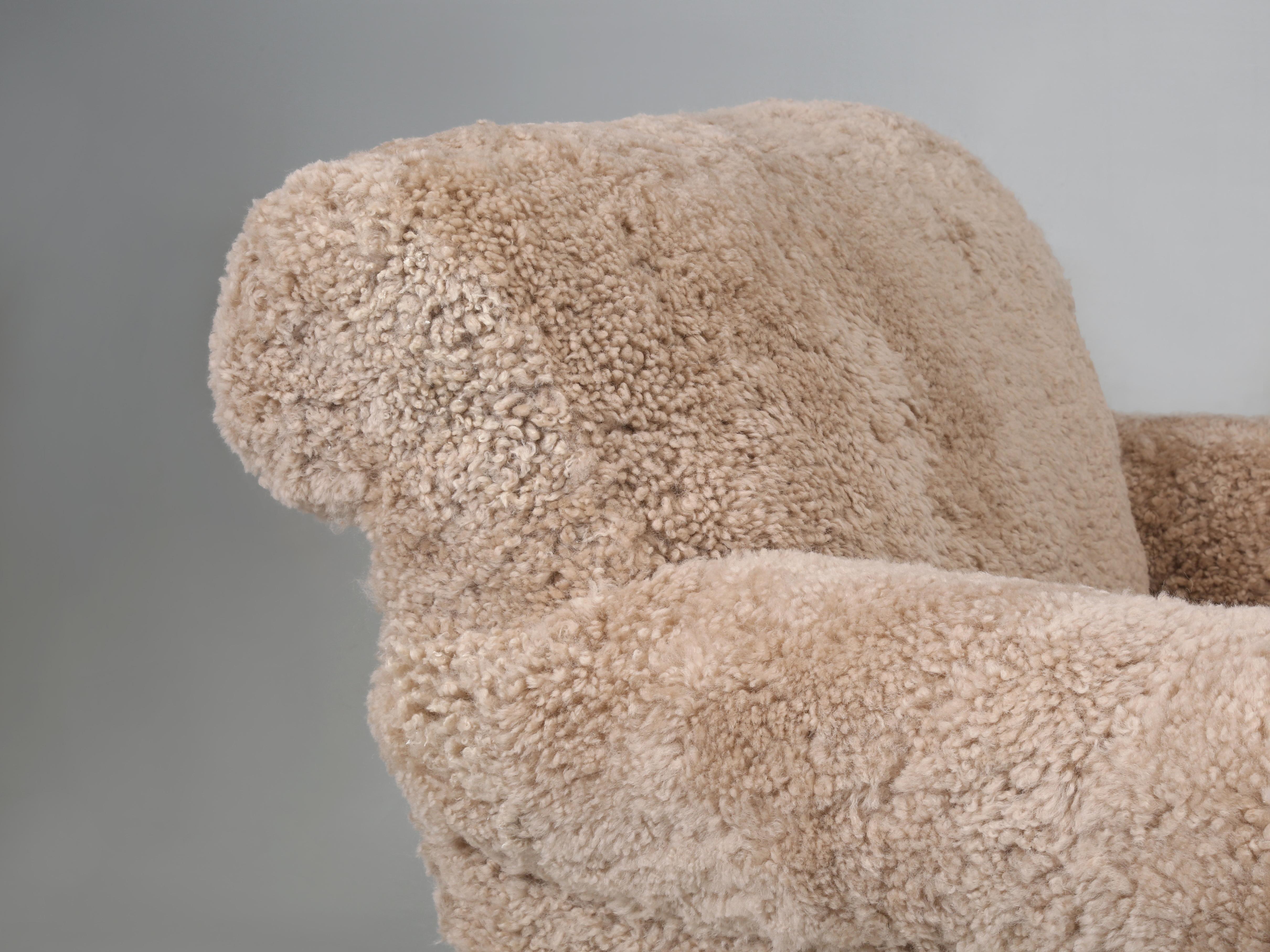 Fauteuil Old Plank's recouvert du plus beau shearling importé de Nouvelle-Zélande. Neuf - En vente à Chicago, IL