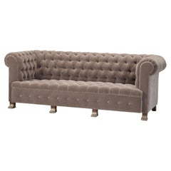Sofá Chesterfield Clásico Inglés de Old Plank con patas de león de bronce Vendido COM