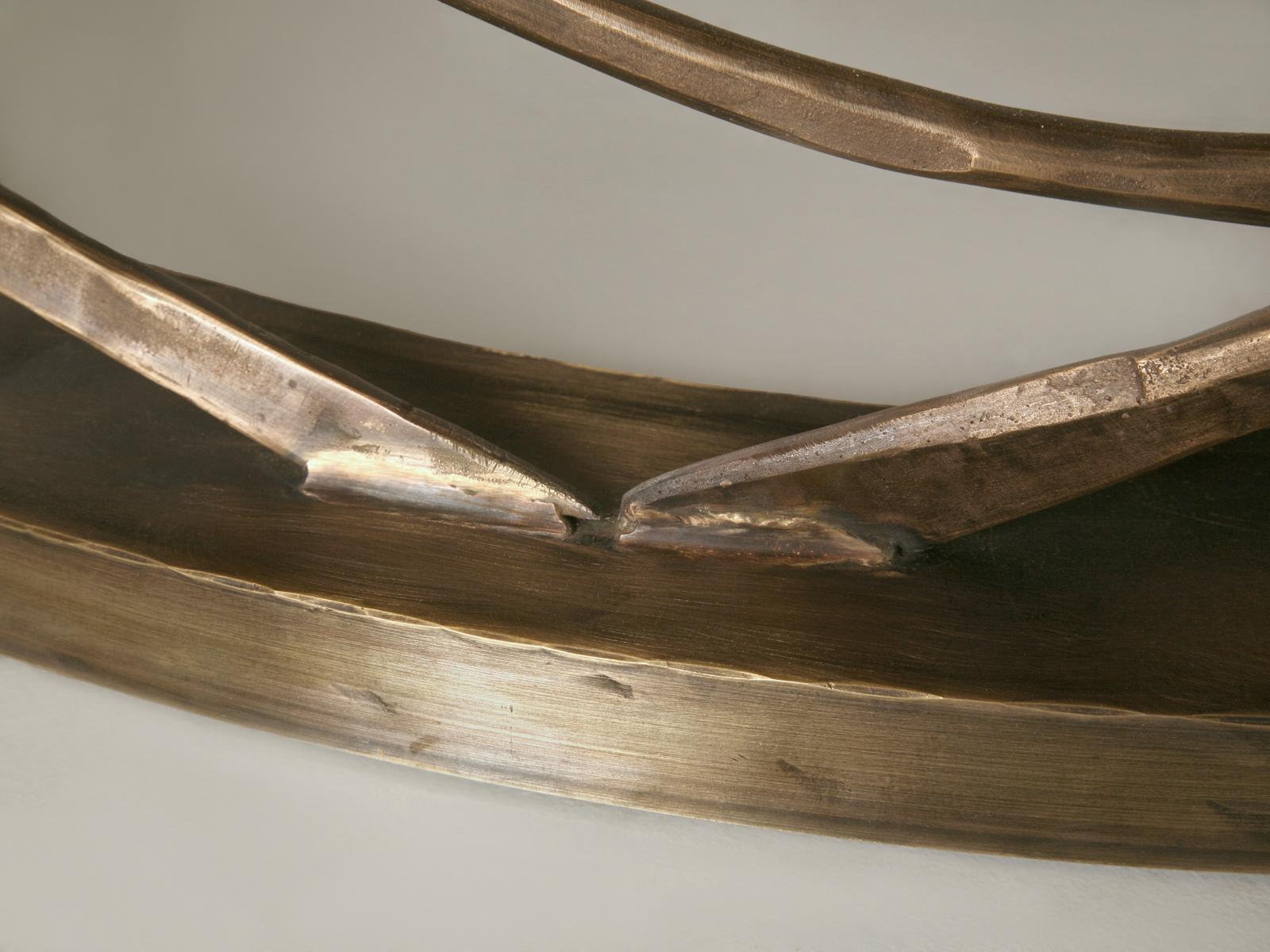 Ancienne base de table en bronze massif tissé à la main Old Plank, disponible dans la plupart des diamètres en vente 8