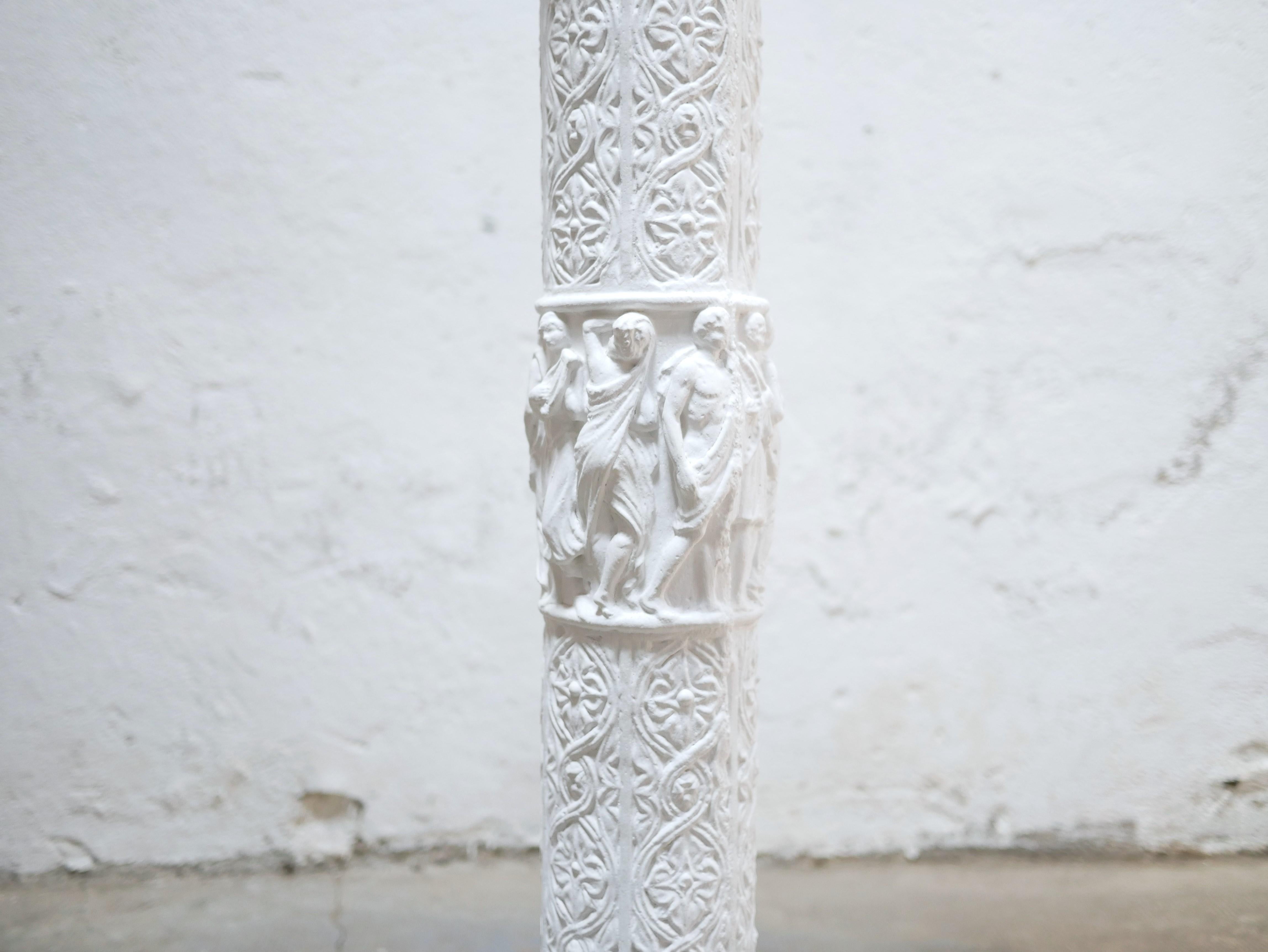Européen Ancienne colonne en plâtre en vente