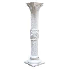 Ancienne colonne en plâtre