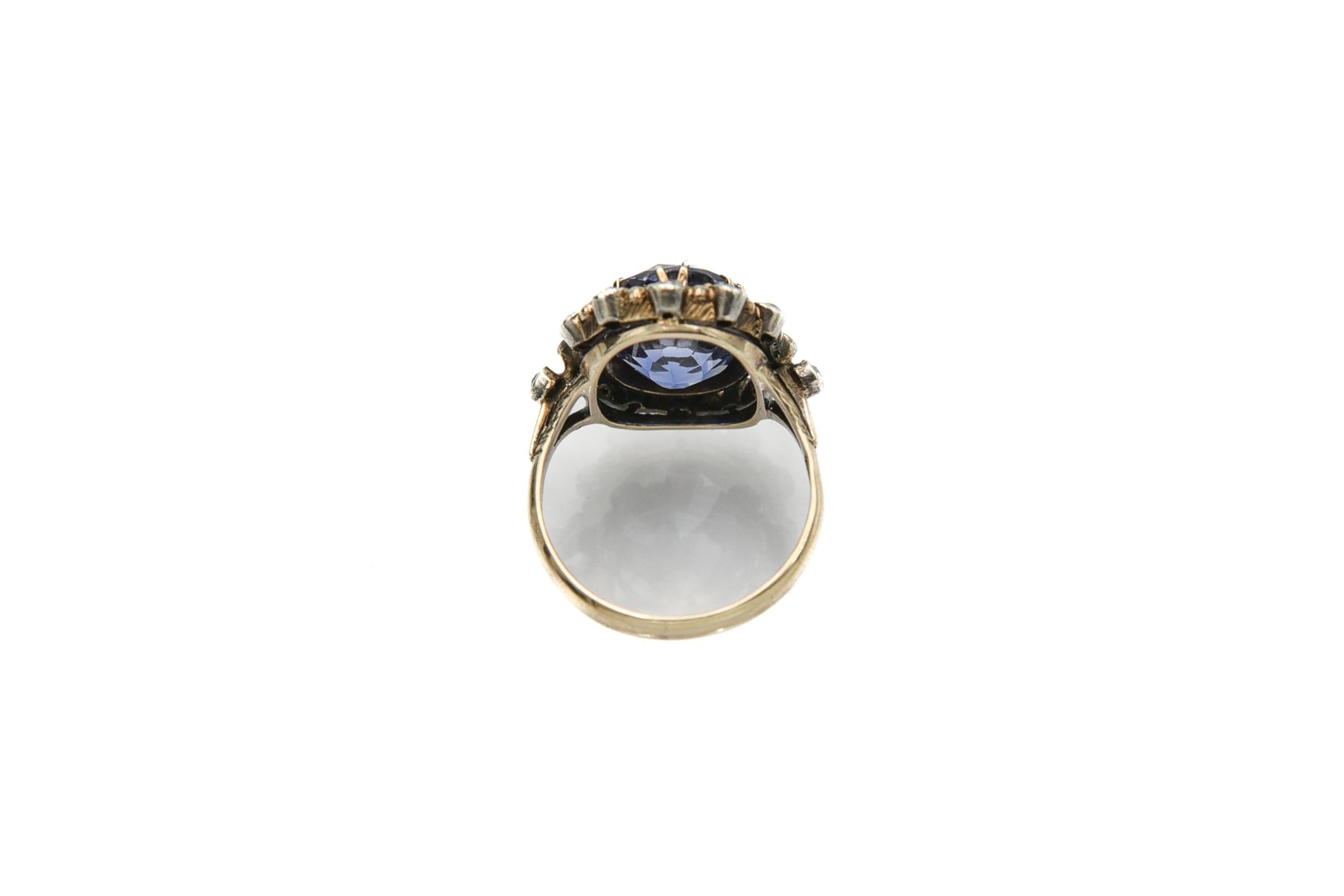 Old Polish Goldener Ring mit großem synthetischem Saphir und Diamanten von insgesamt 0,65 Karat 4