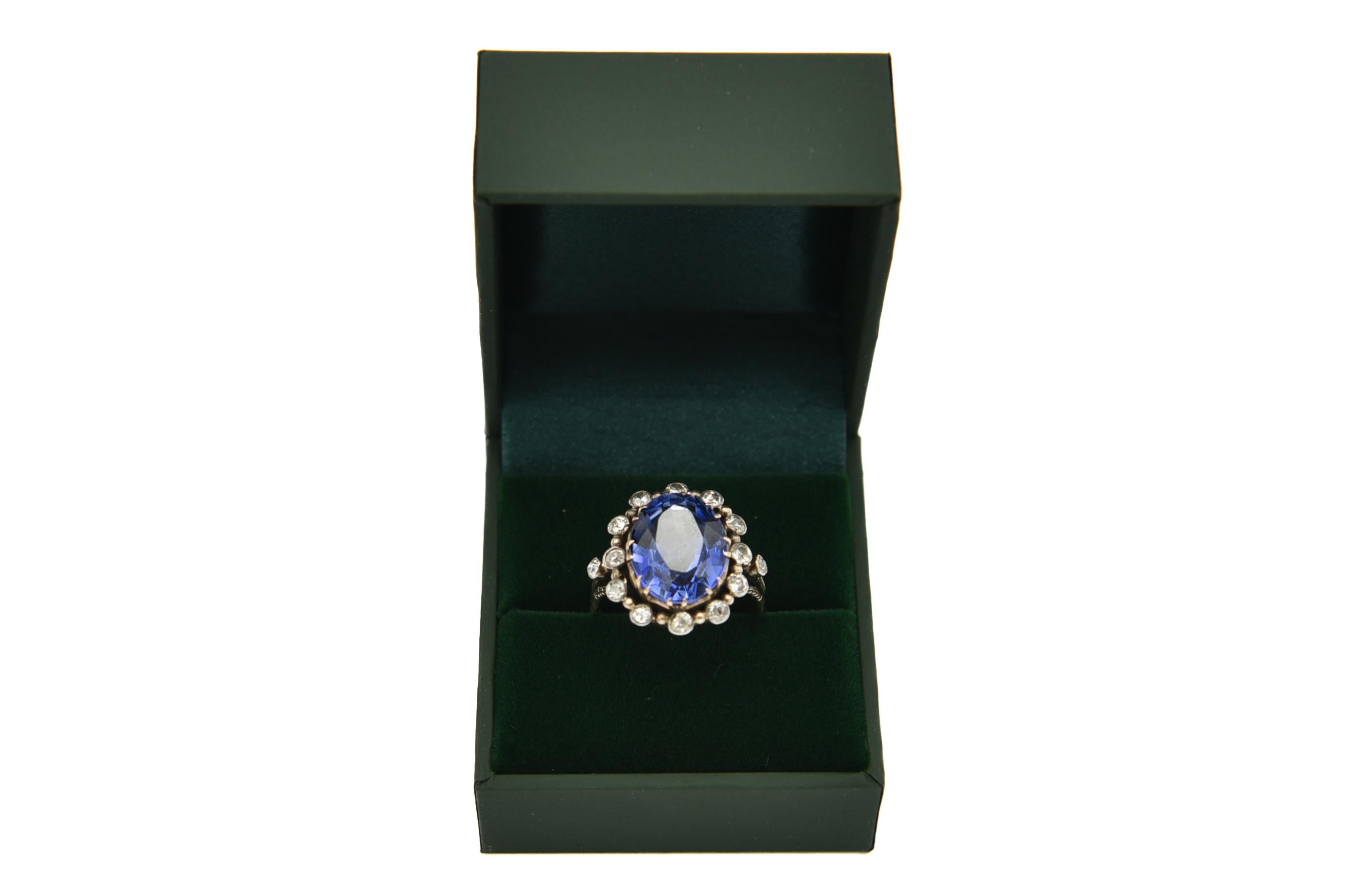 Old Polish Goldener Ring mit großem synthetischem Saphir und Diamanten von insgesamt 0,65 Karat 6