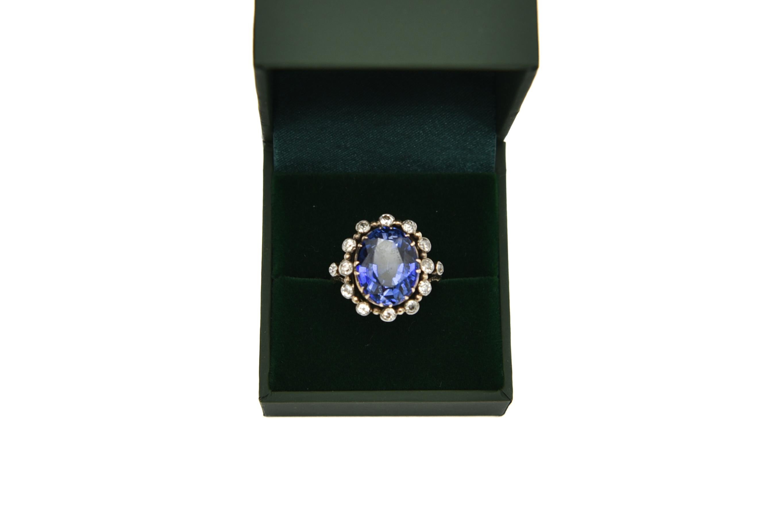Old Polish Goldener Ring mit großem synthetischem Saphir und Diamanten von insgesamt 0,65 Karat 7