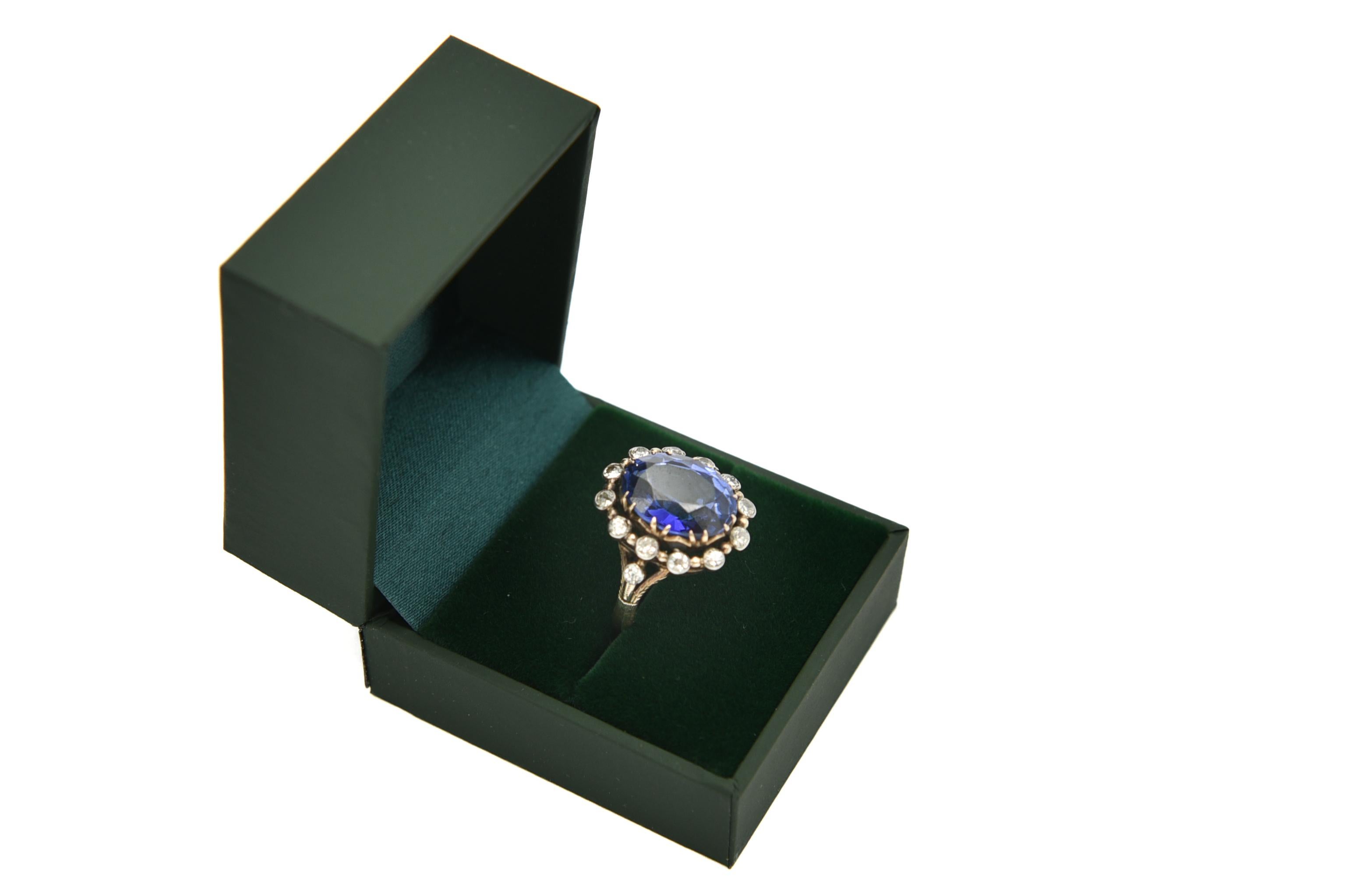 Old Polish Goldener Ring mit großem synthetischem Saphir und Diamanten von insgesamt 0,65 Karat 8