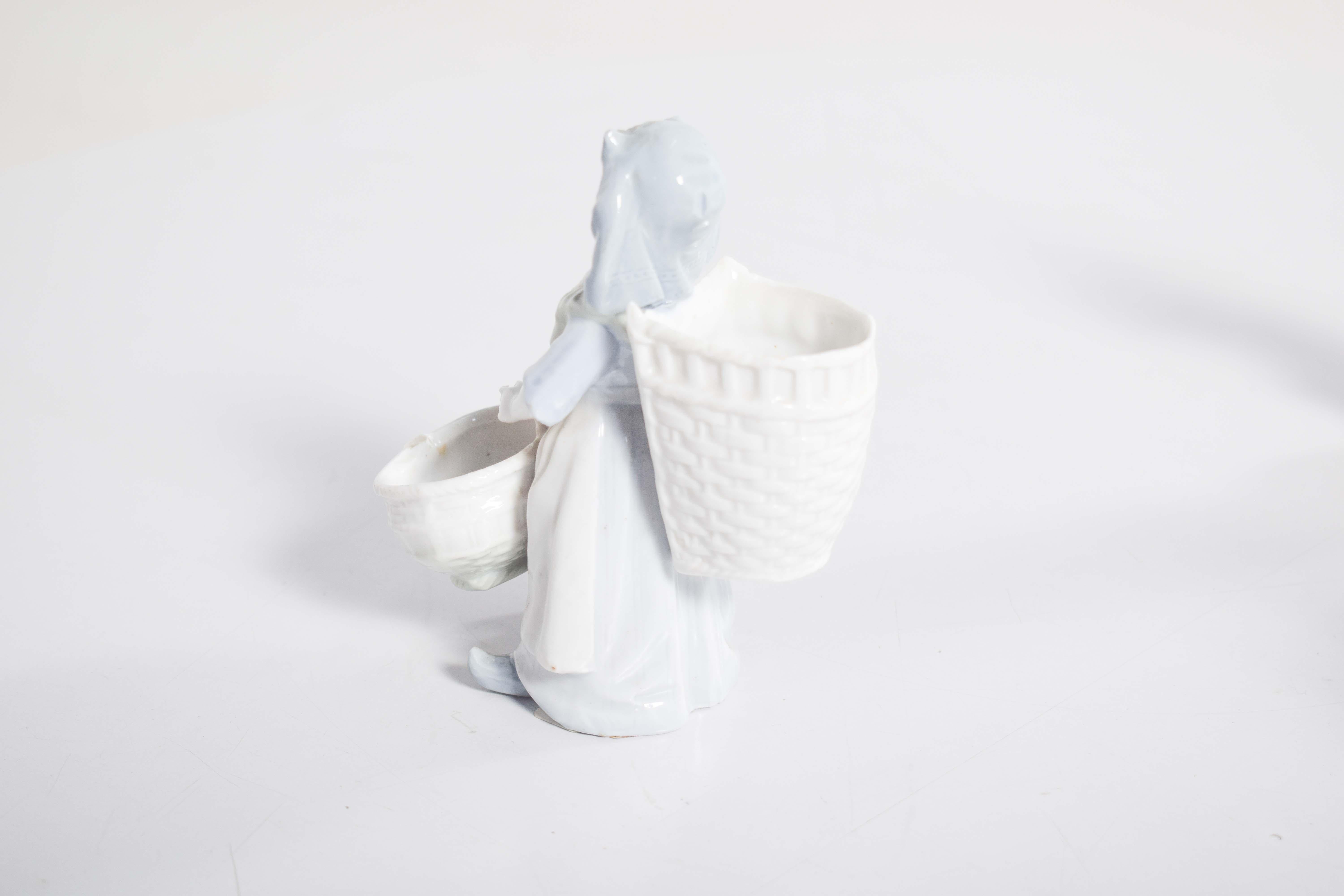 Old Porcelain Decorative Figures, Set of Four For Sale 3