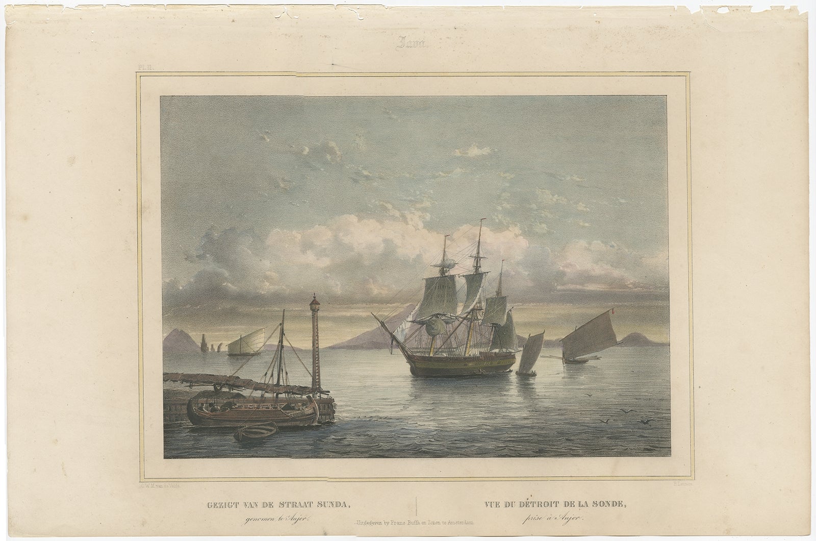 Antique print titled 'Gezigt van de Straat Sunda - Vue du Détroit de la Sonde'. 

Old print with a view of the Sunda straits with ships as seen from Anjer / Anyer on the Island of Java, Indonesia. Originates from 'Gezigten uit Neerlands Indie,