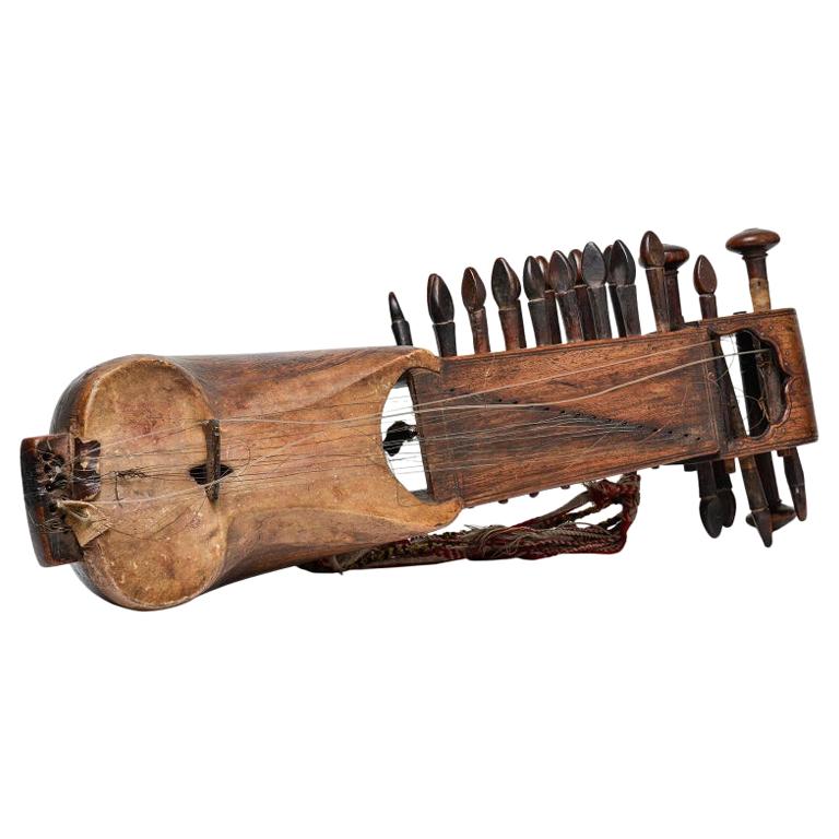 Ancien instrument de musique afghan rare ressemblant à une sculpture