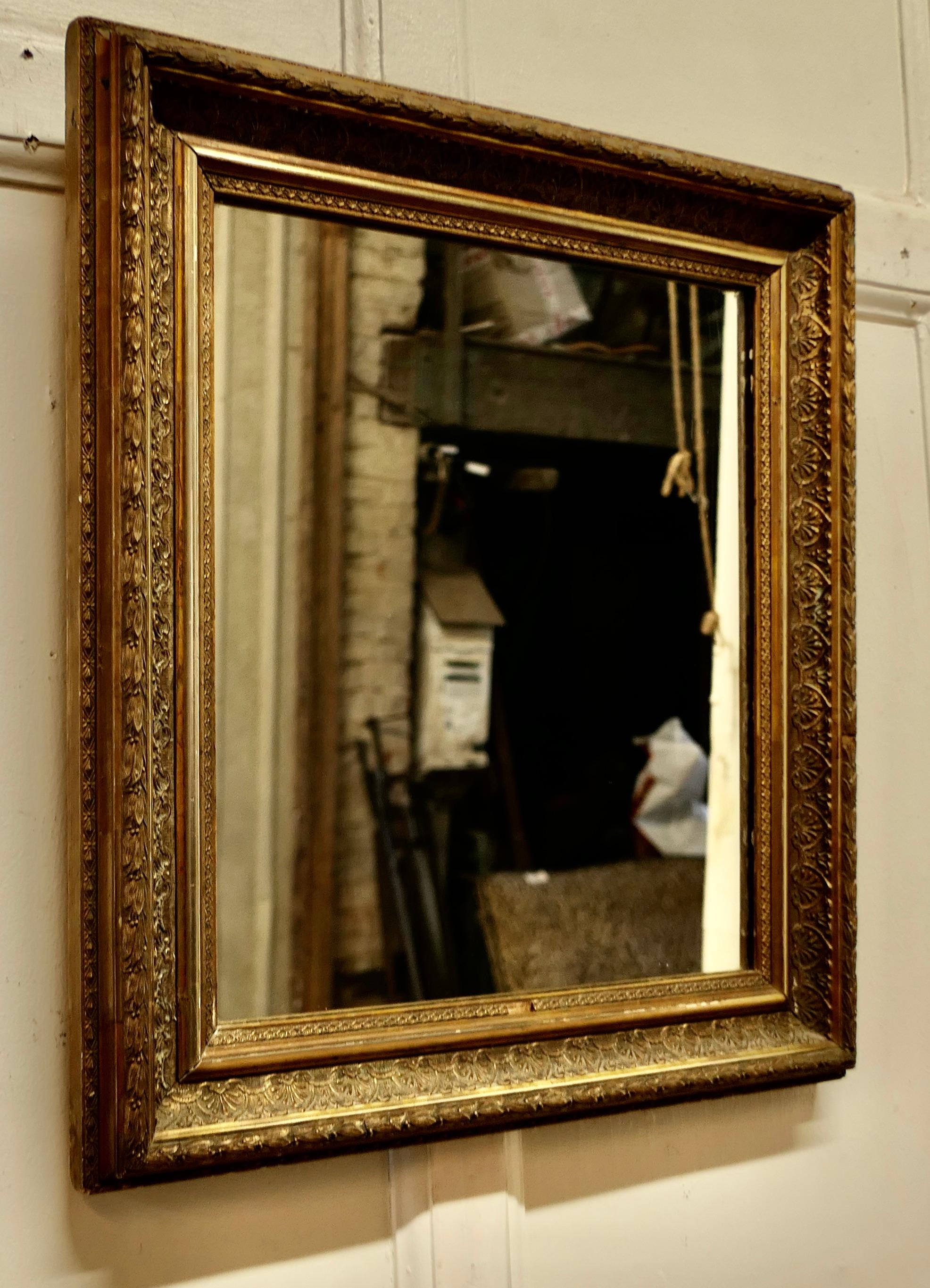 Ancien miroir rectangulaire doré en vente 1