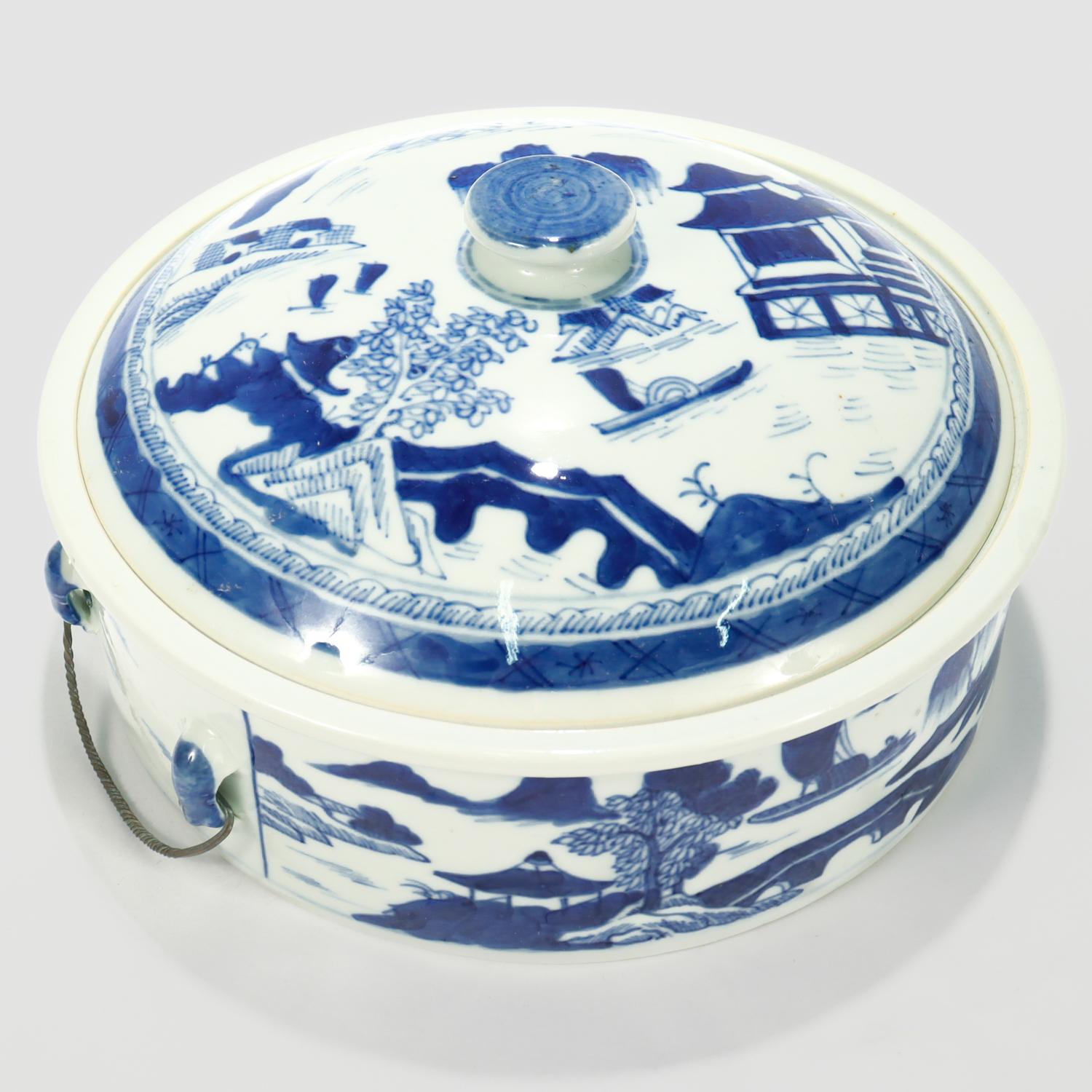 Old Round Blue & White Canton Chinese Export Porcelain Covered Tureen/Vegetable For Sale 3