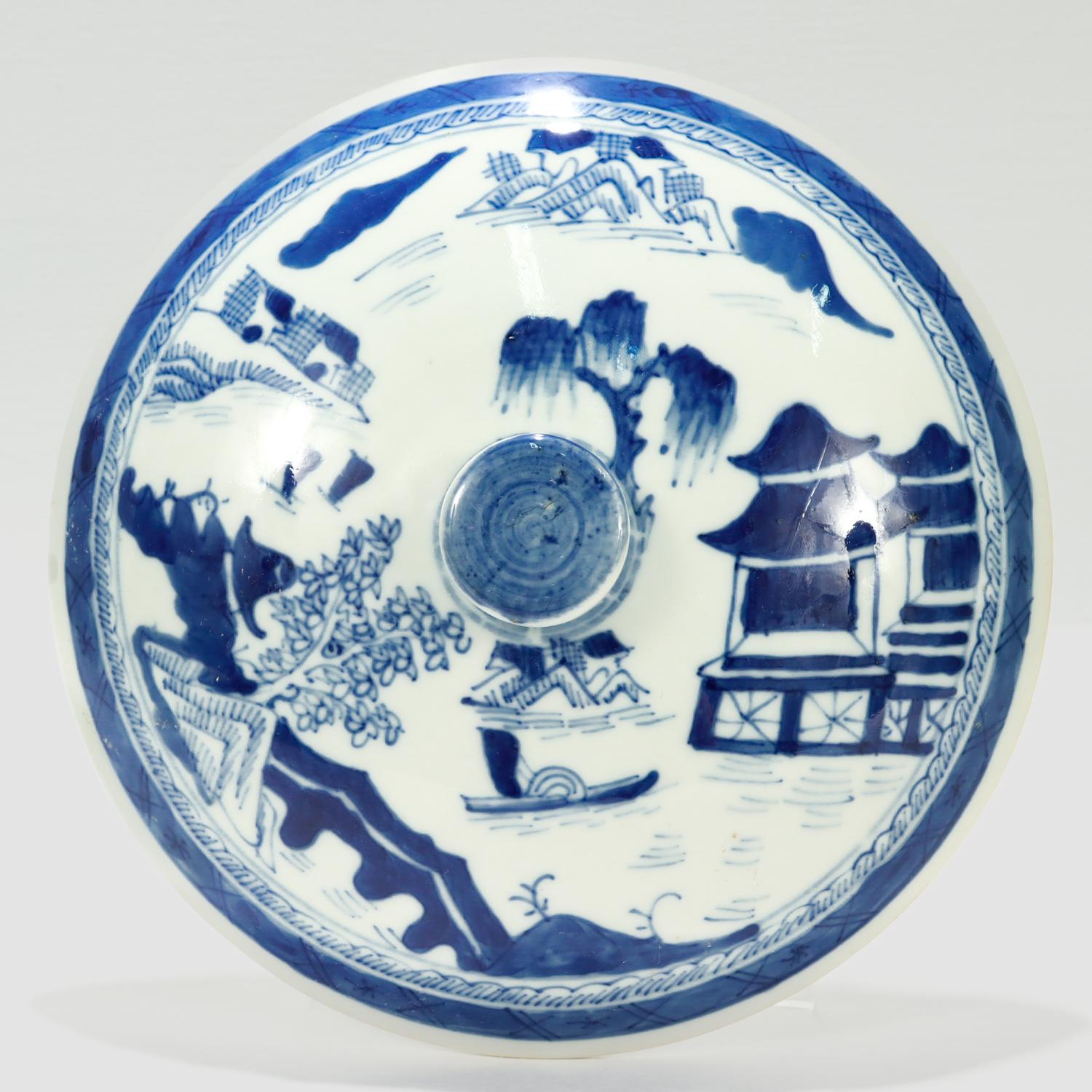 Old Round Blue & White Canton Chinese Export Porcelain Covered Tureen/Vegetable For Sale 4
