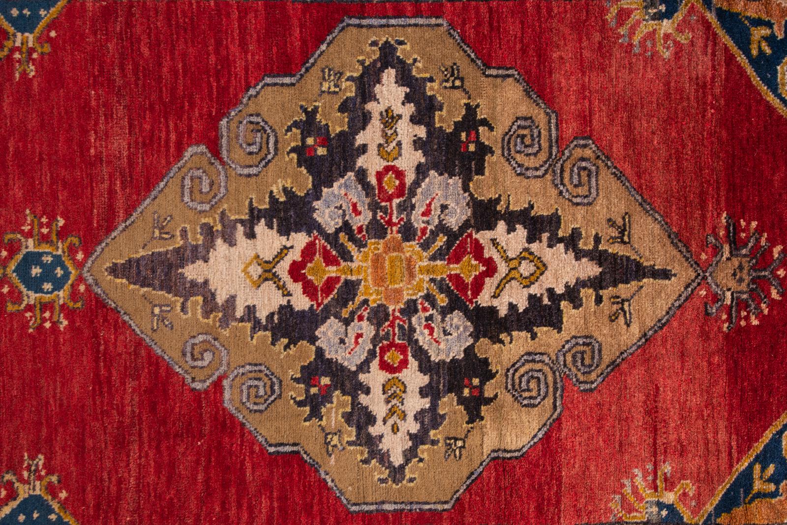 Turc Tapis de couloir turc ancien de Keissary en vente