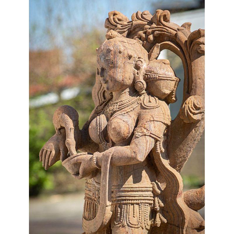 Old Sandstone Absara Lady Statue from India In Good Condition For Sale In DEVENTER, NL