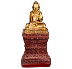 Buddha-Statue aus altem Sandstein aus Burma