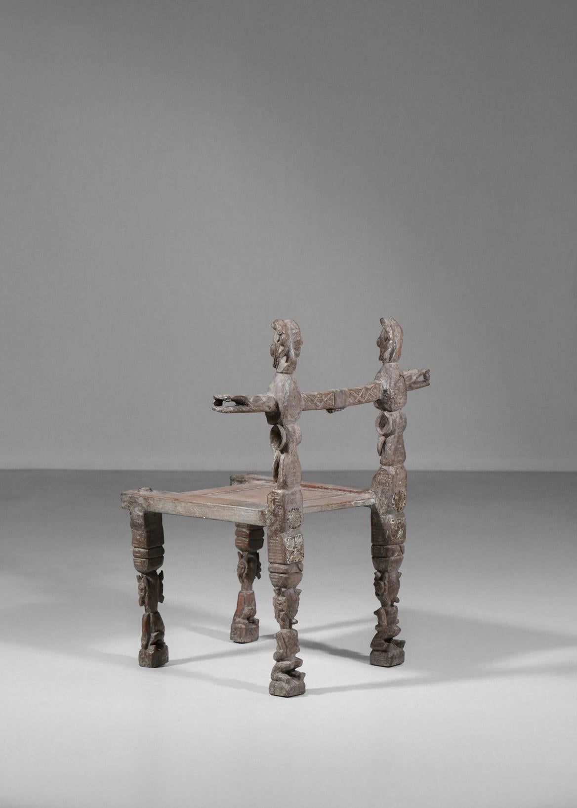 Ancienne chaise Senoufo en bois sculpté de la côte ivoire ou de Benin au design ethnique en vente 3