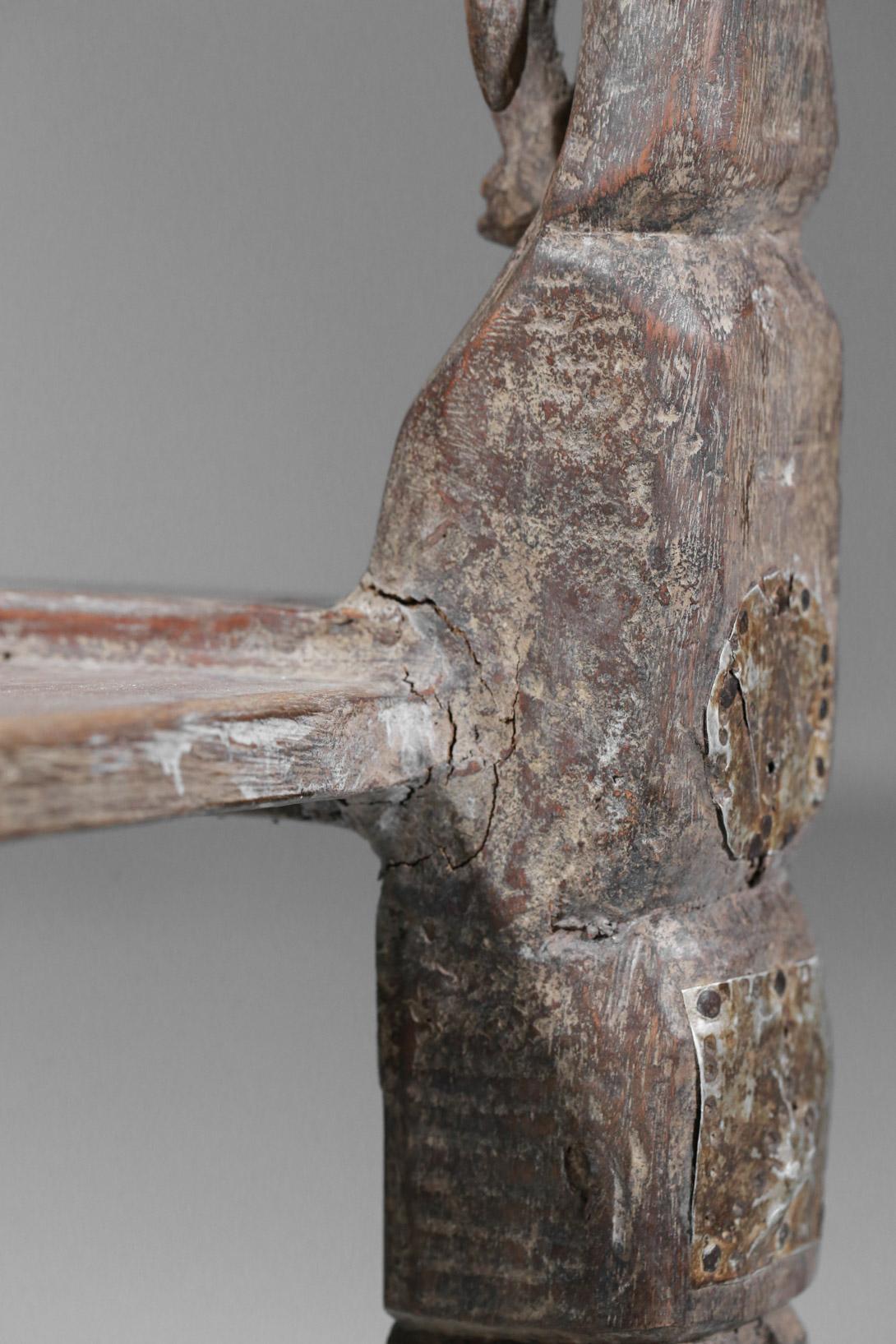 Ancienne chaise Senoufo en bois sculpté de la côte ivoire ou de Benin au design ethnique en vente 5