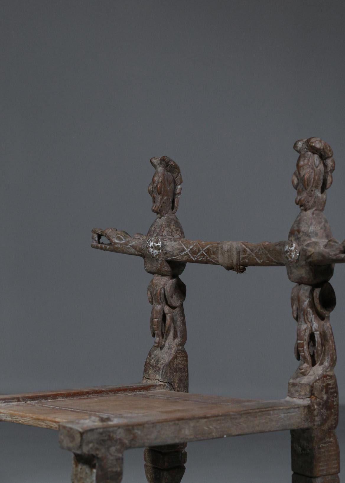 Old Chair from Ivory Coast or Benin Ethnic Design Carved Wood In Good Condition For Sale In Lyon, FR