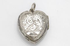 Old sentimental silver secret locket photo hide, Western Europe, early XX cen.