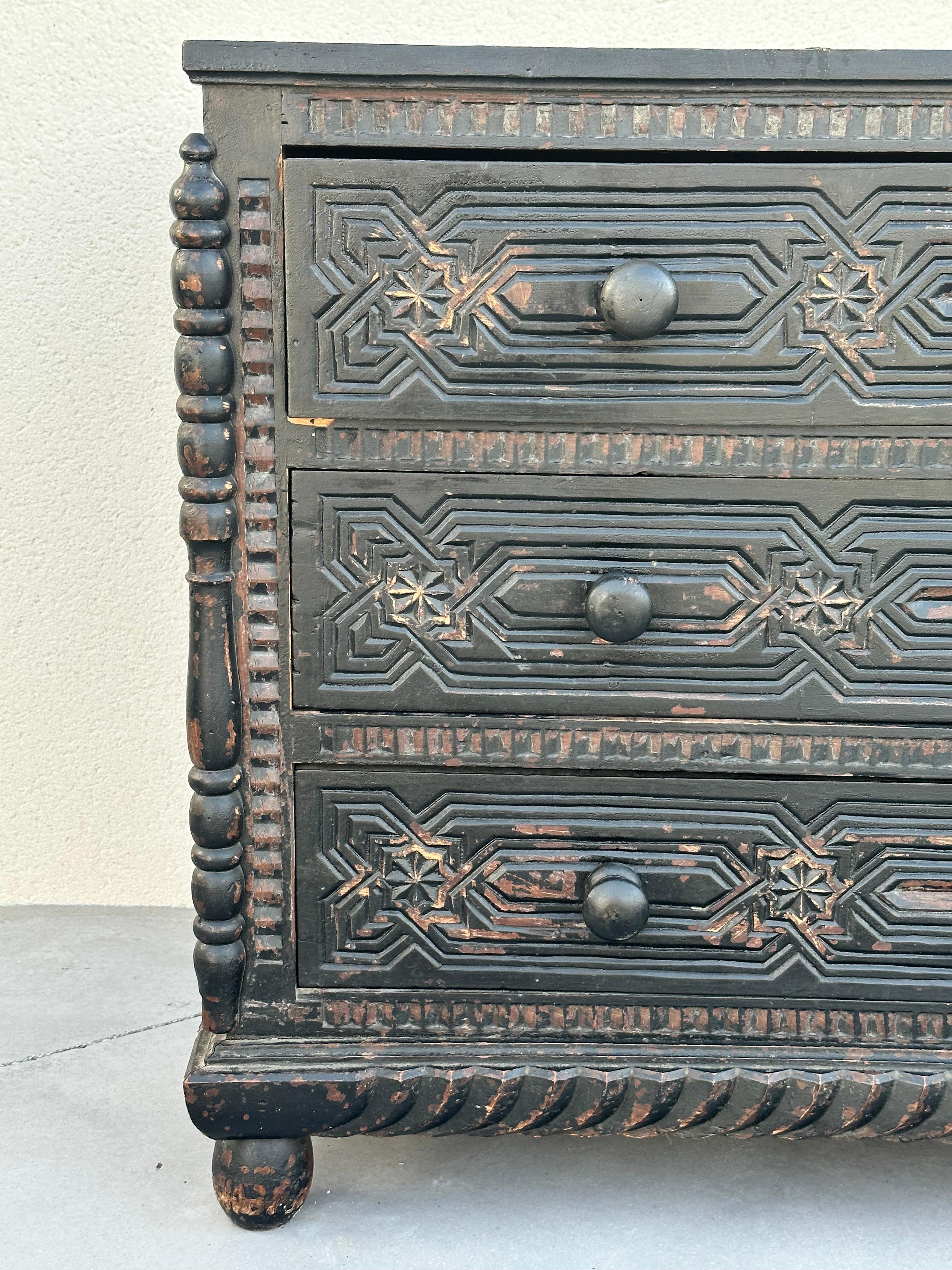 Old shabby chic chest of drawers, nice patina and elaborate, France circa 1980s 9