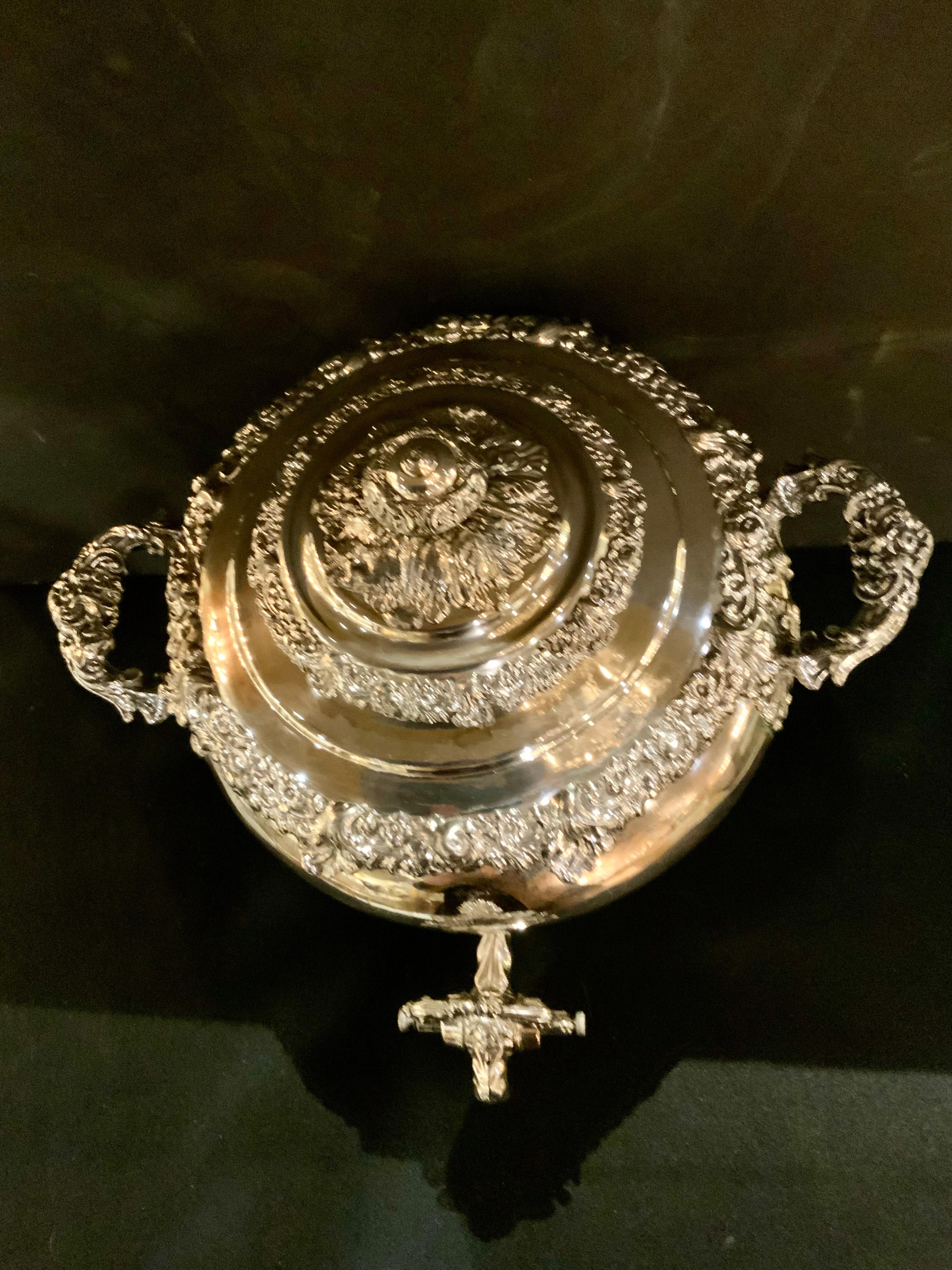 Silver Old Sheffield silver plate circa 1820 bearing coat of arms For Sale