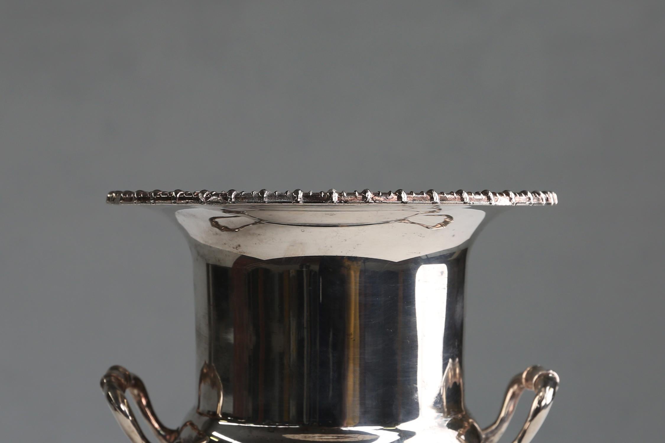 Début du 20ème siècle Ancien seau à glace en métal argenté, vers 1900 en vente