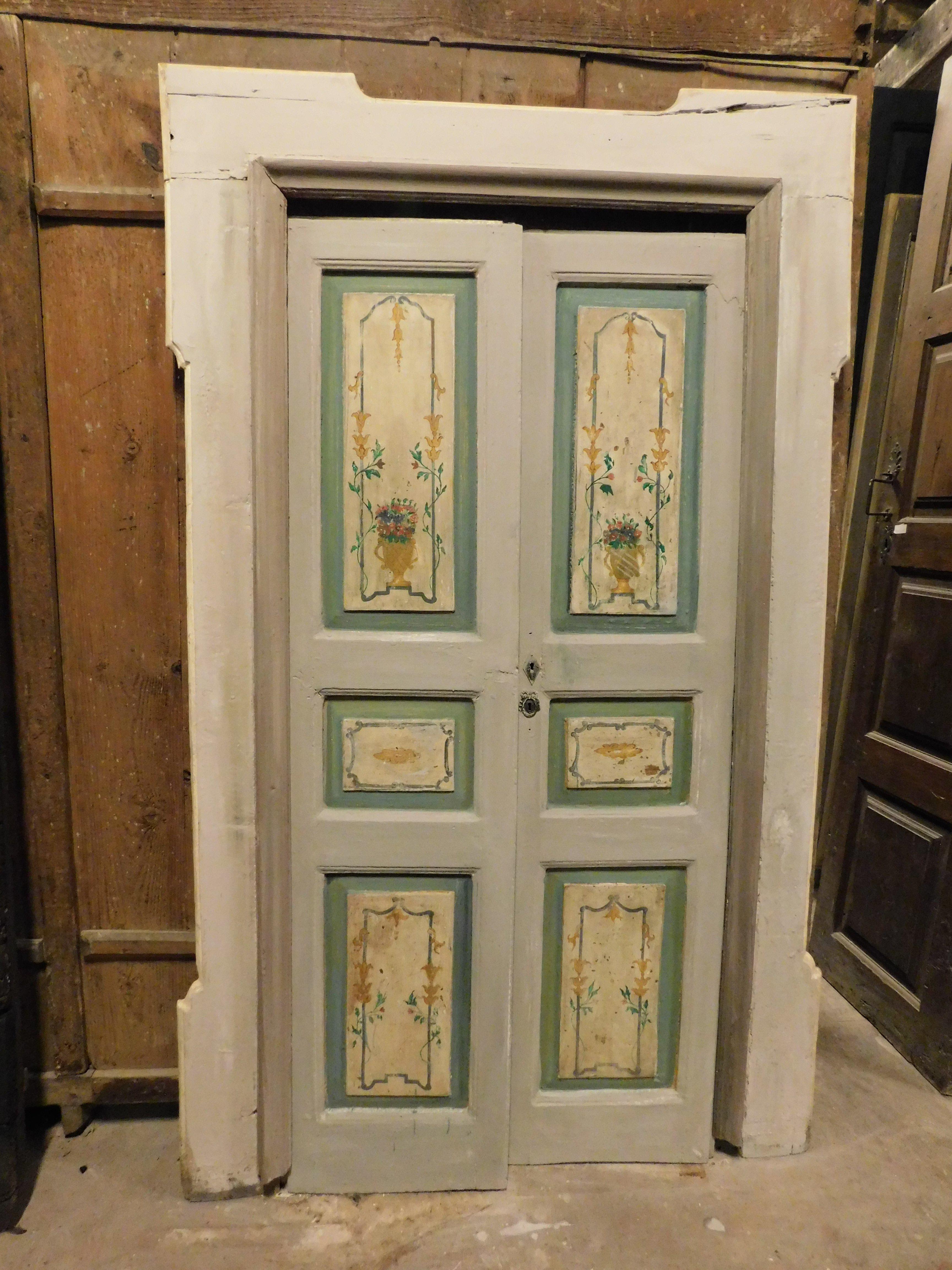 Antigua puerta doble pequeña, pintada con marco, Italia Pintado a mano en venta